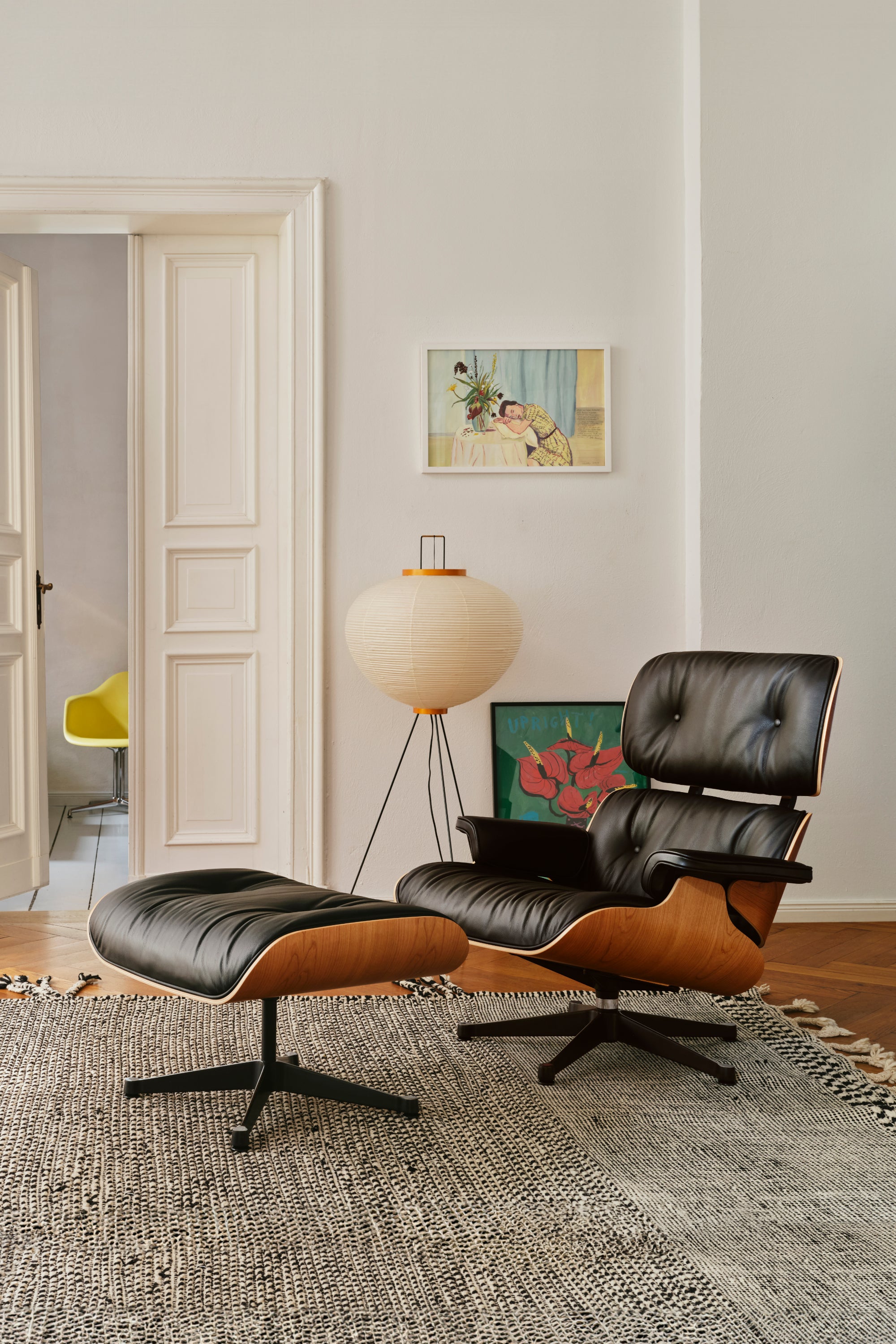 Eames Lounge Chair and Ottoman walnut-chocolate