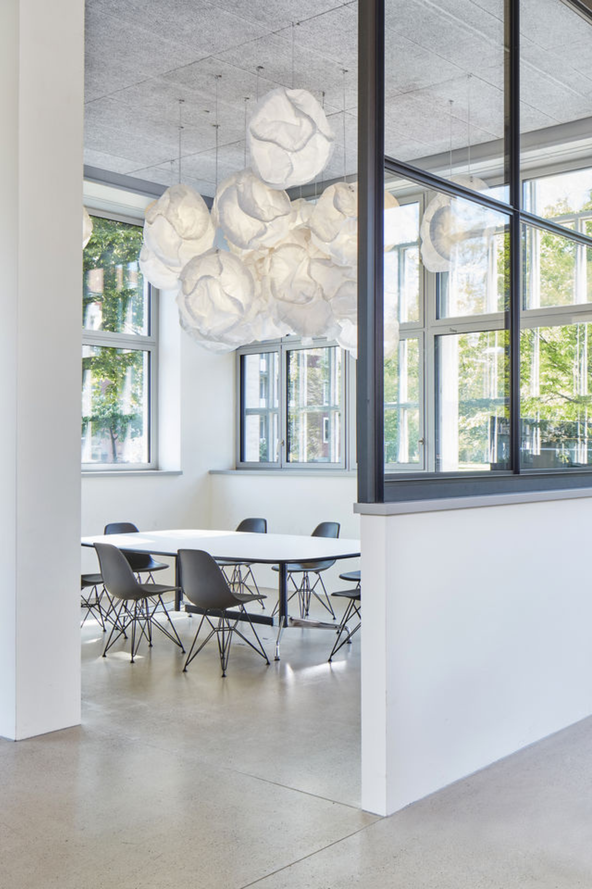 Eames Plastic DSR Black-Chrome | Vitra | Home of Solinfo