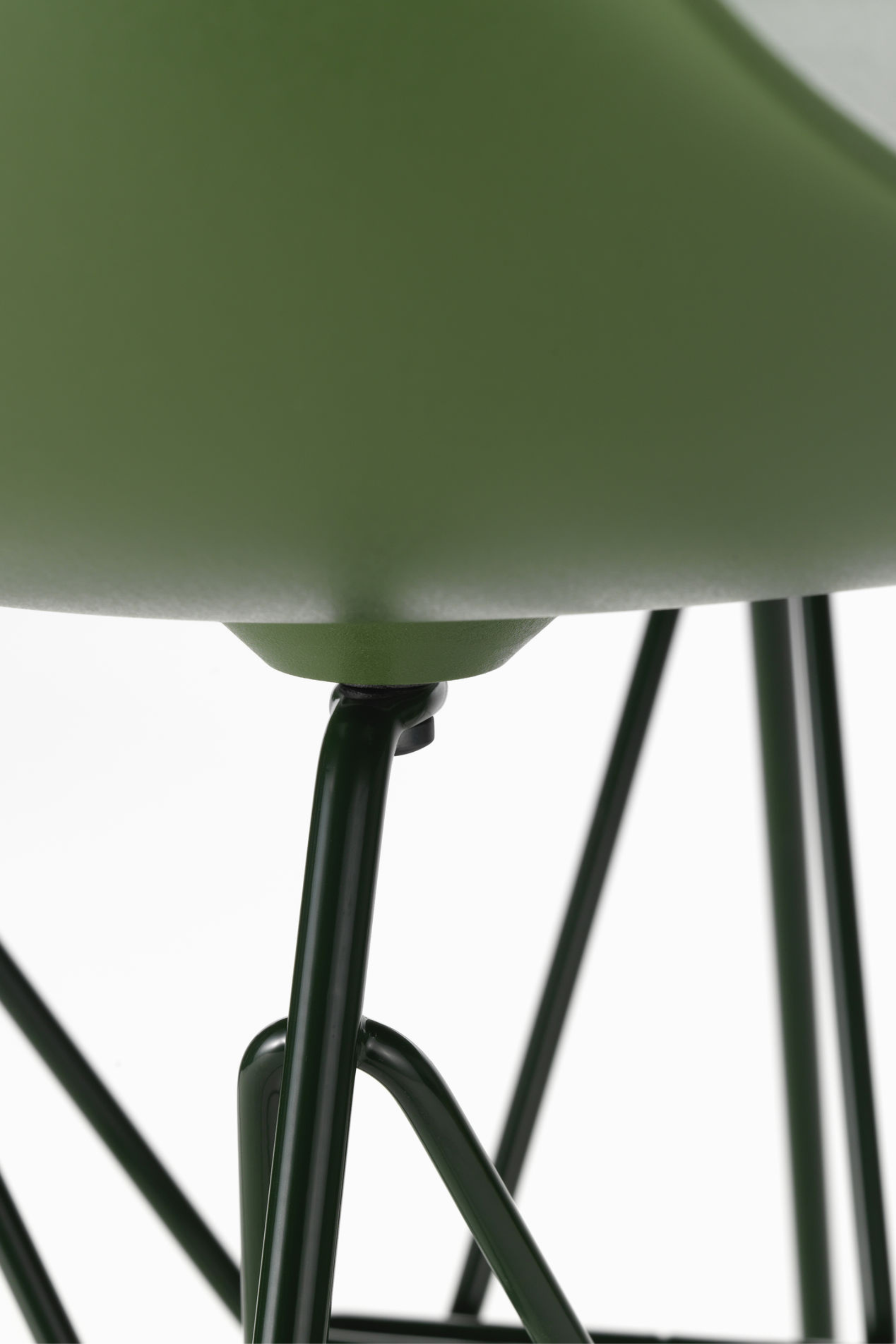 Eames Plastic DSR Forest | Vitra | Home of Solinfo