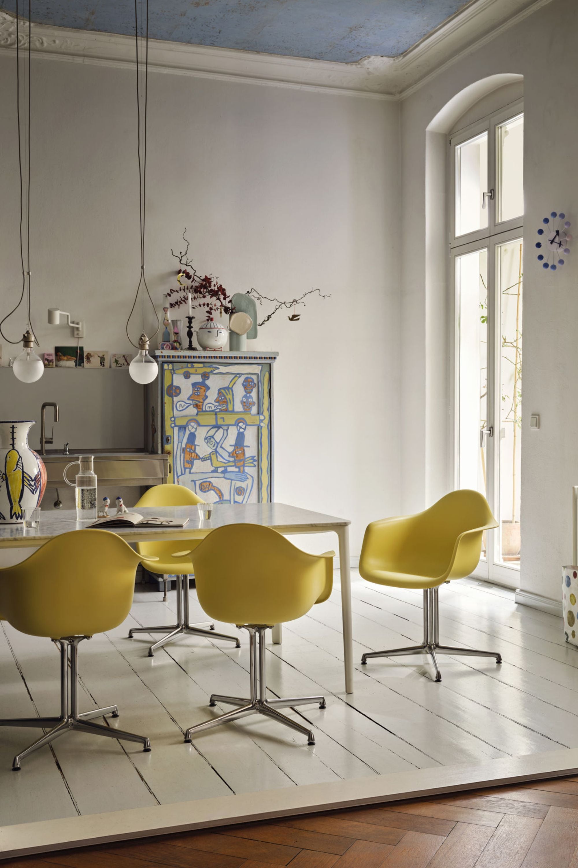 DAL Plastic Armchair