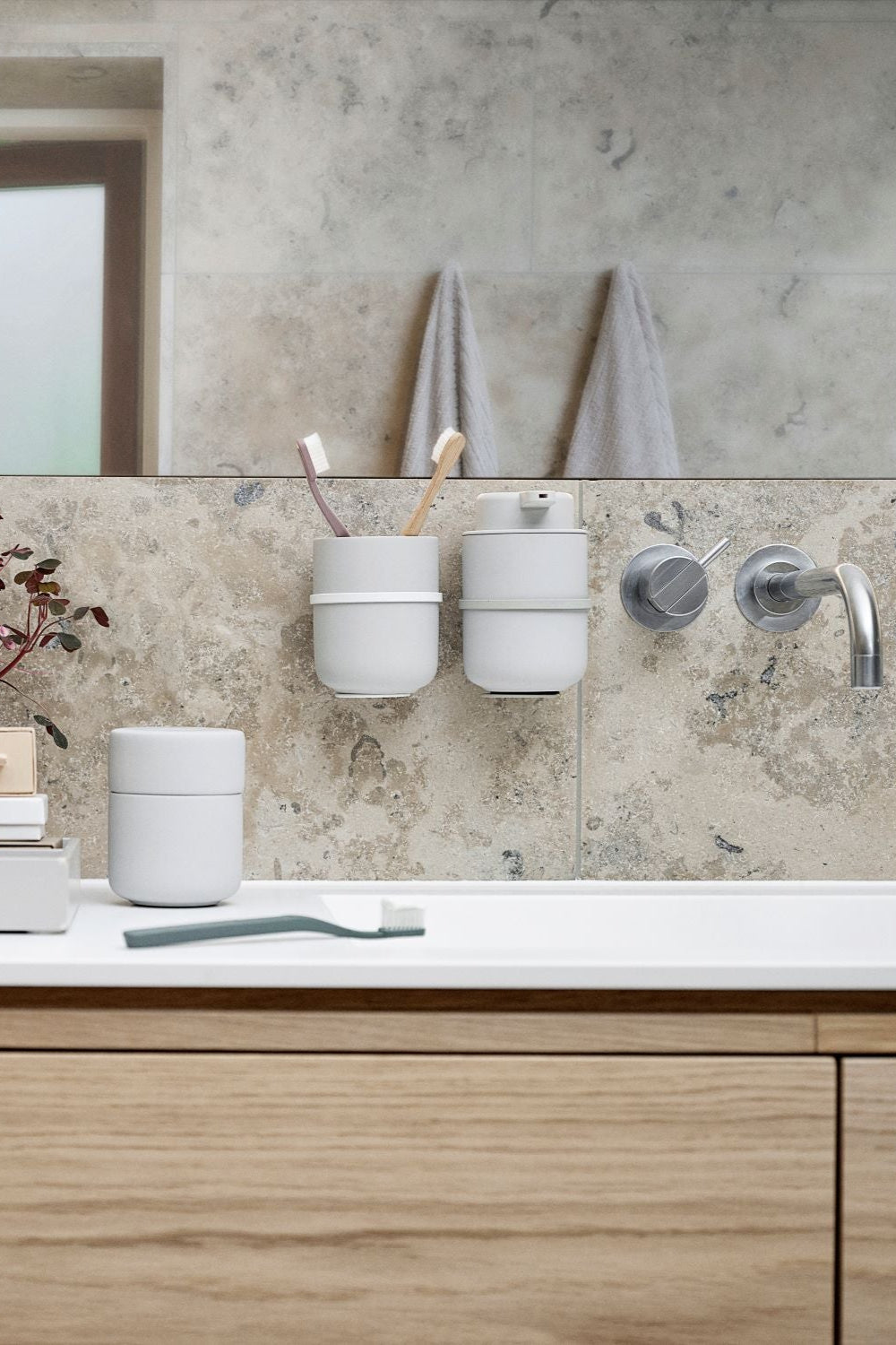 Zone Ume Toothbrush Mug Soft Grey | Zone Denmark | Home of Solinfo