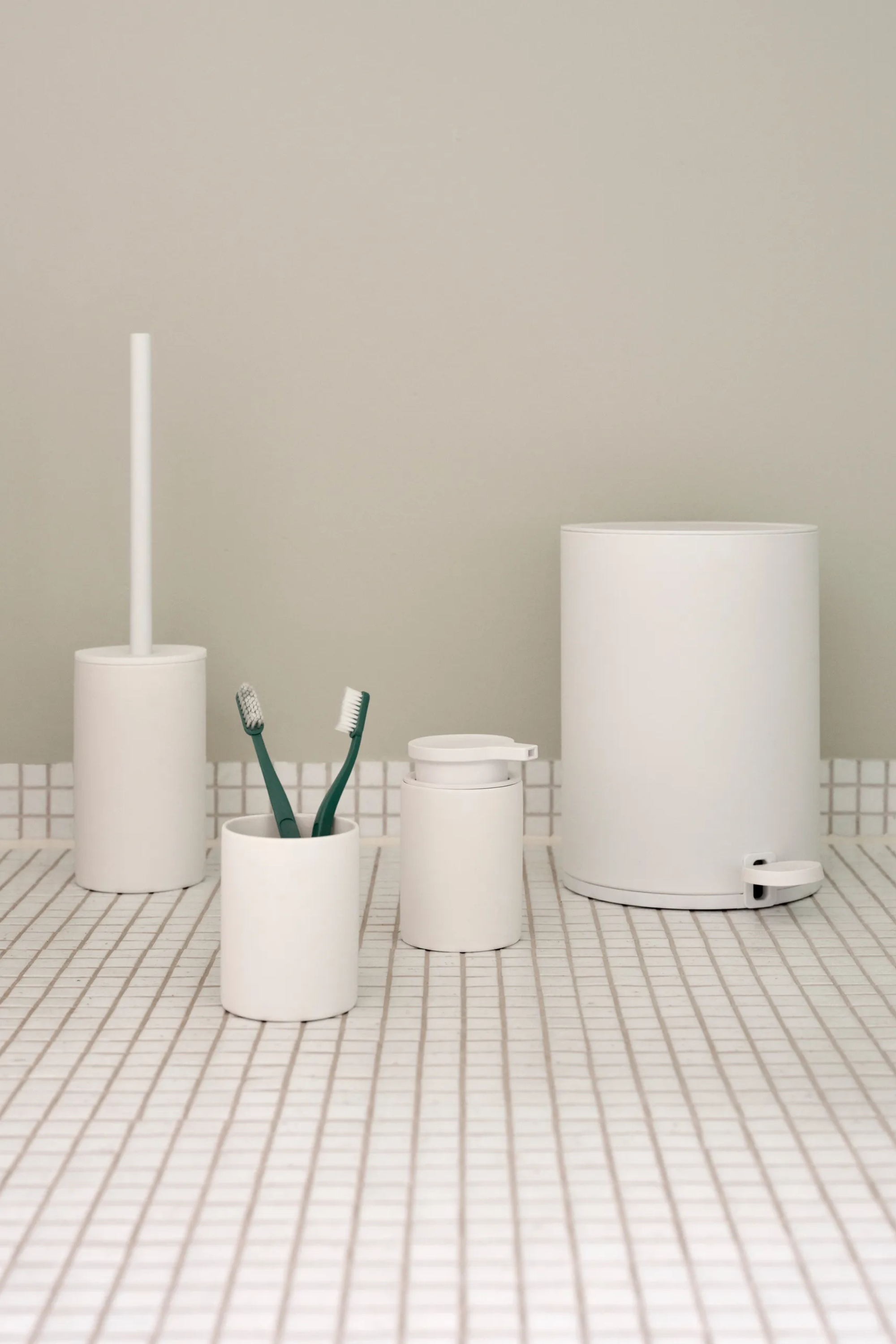 Karma White Toilet Brush