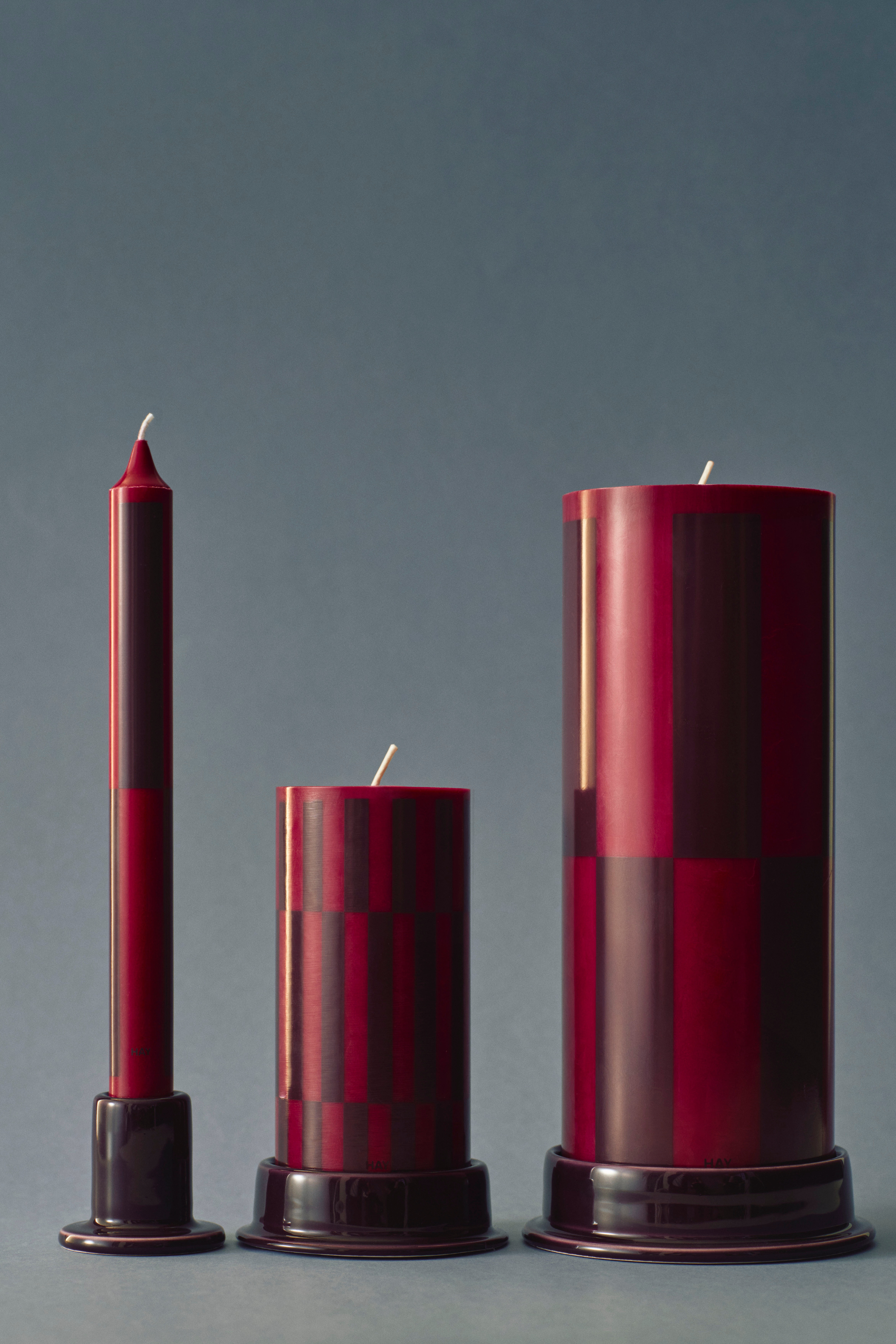 Column Dark Bordeaux Checkered Candle L