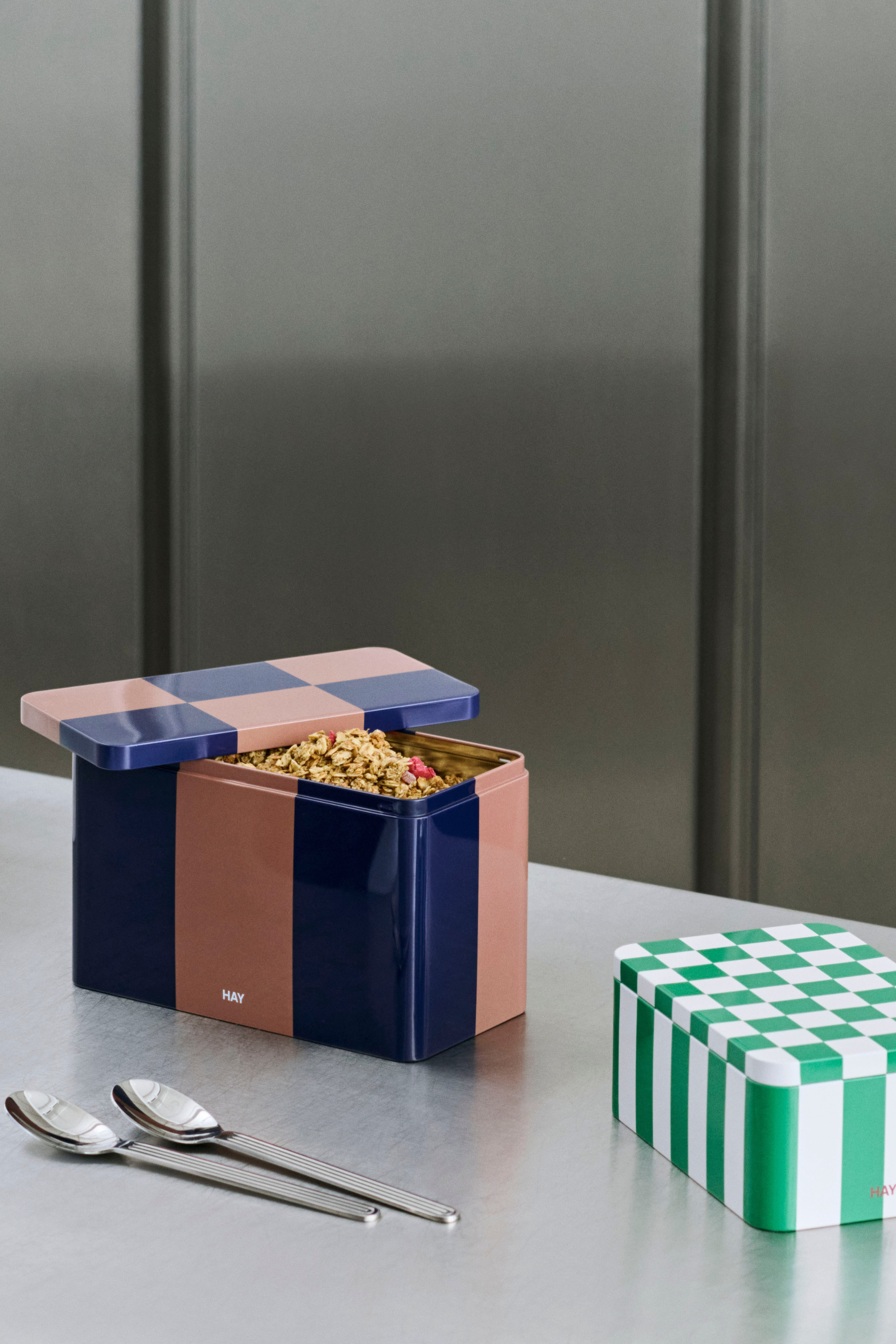 Tin Brown And Nightblue Box M