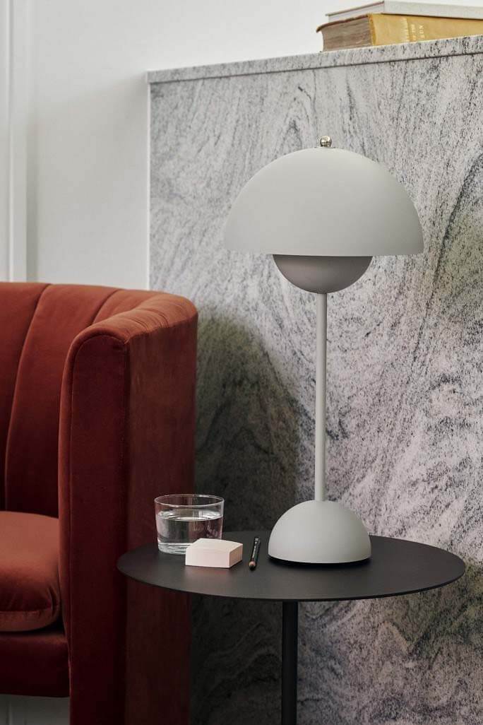 VP3 Flowerpot table lamp, matt light grey | &Tradition | Home of Solinfo