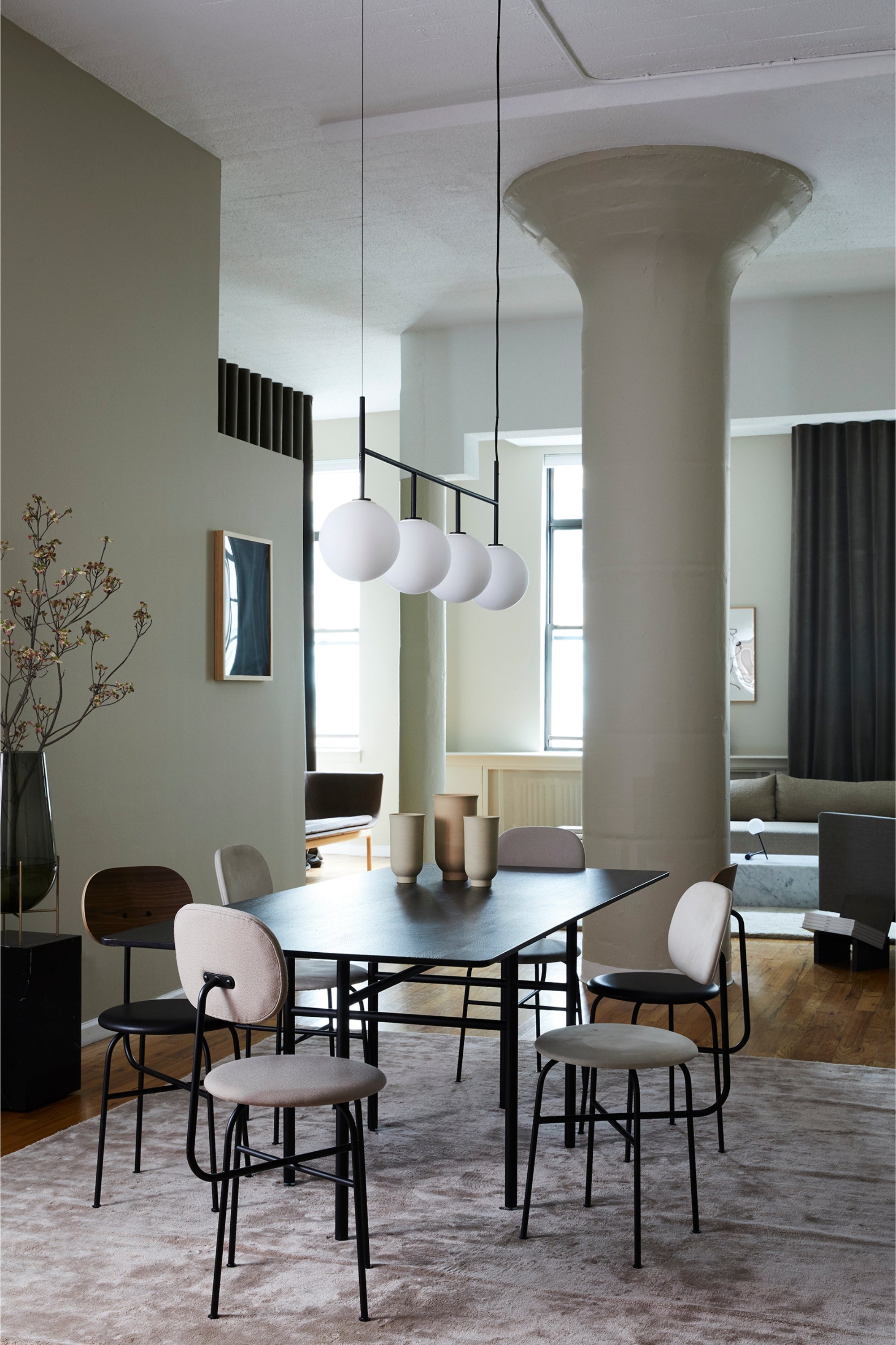 Snaregade dining table