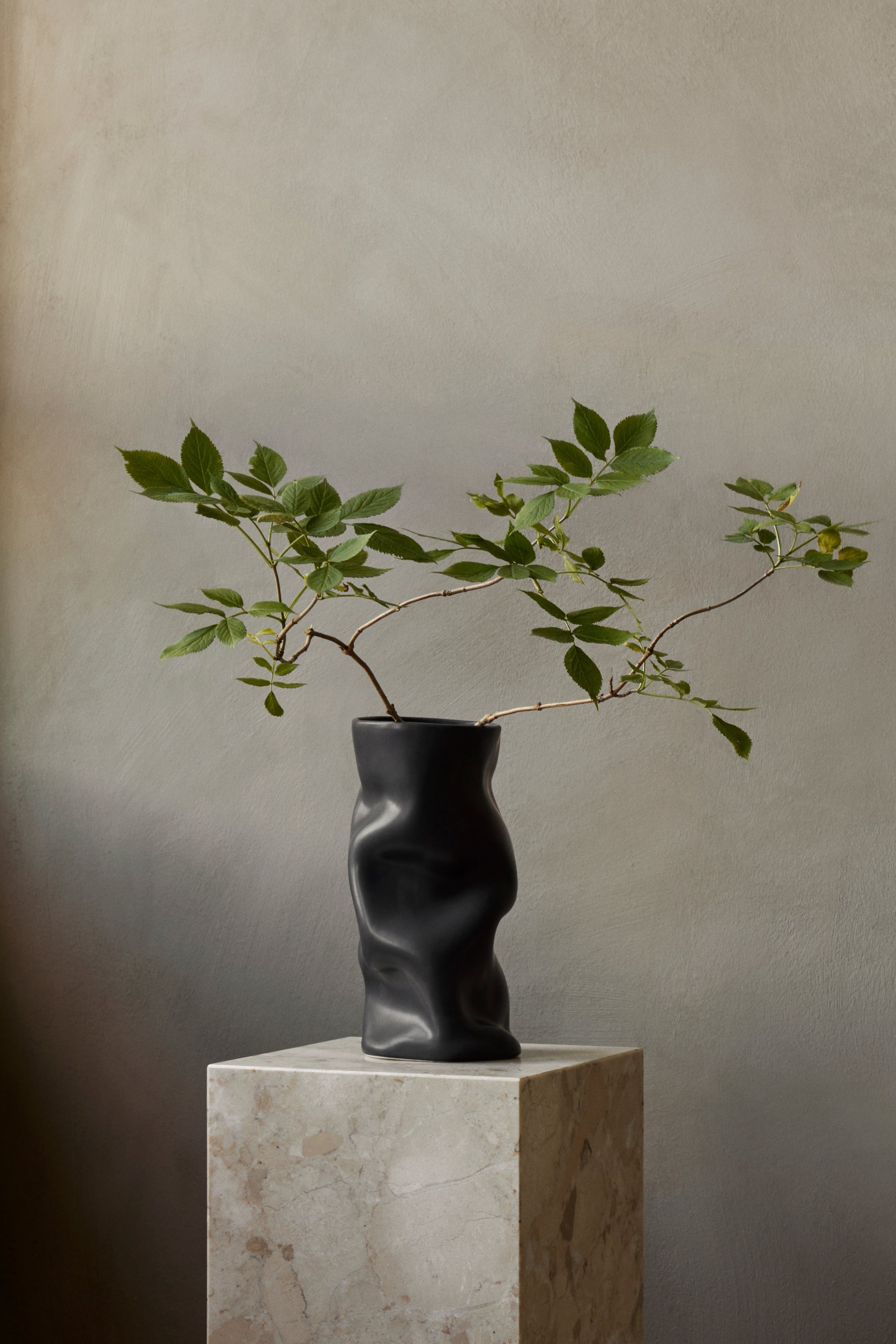 Collapse black high vase