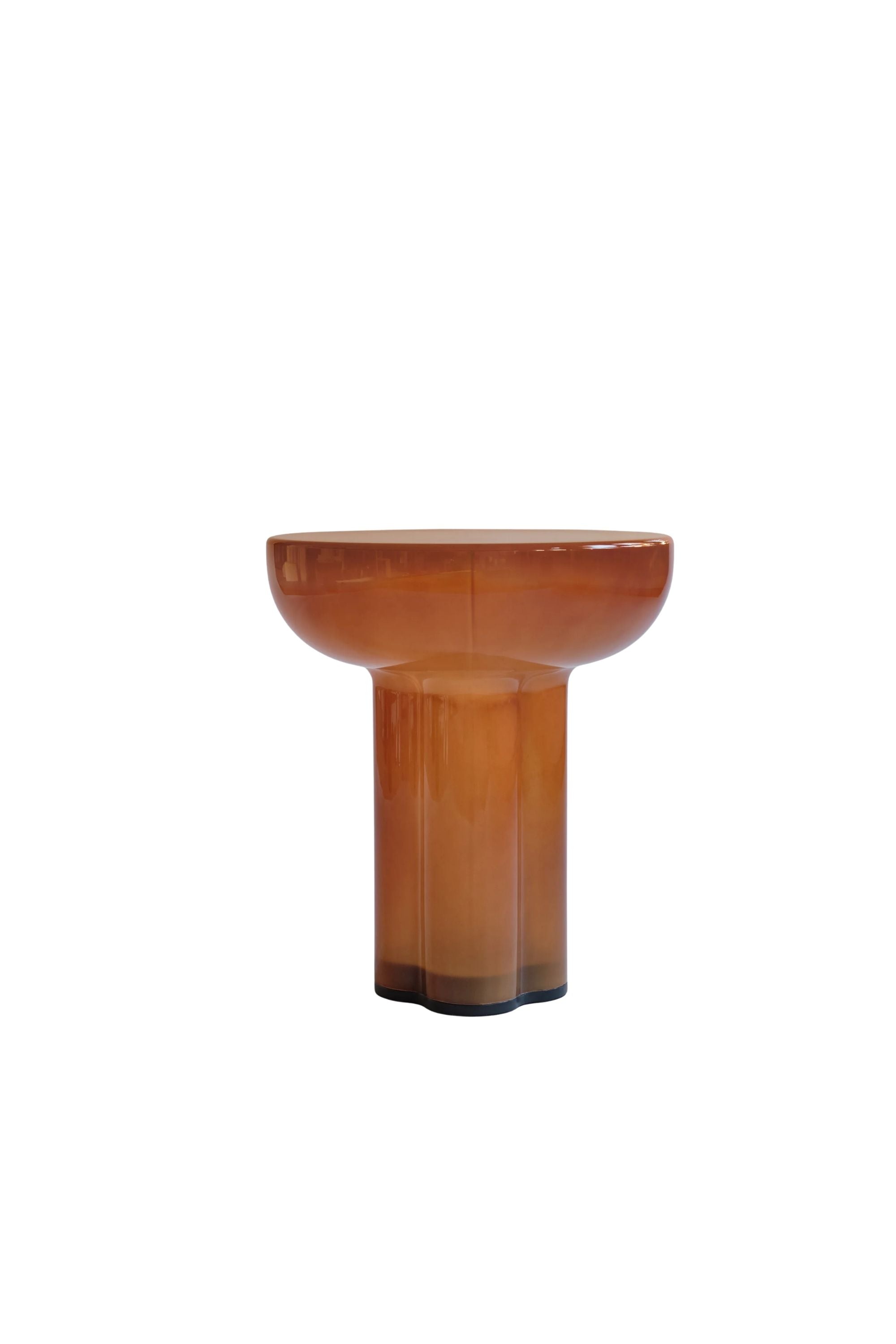 Crown Tall Table caramel