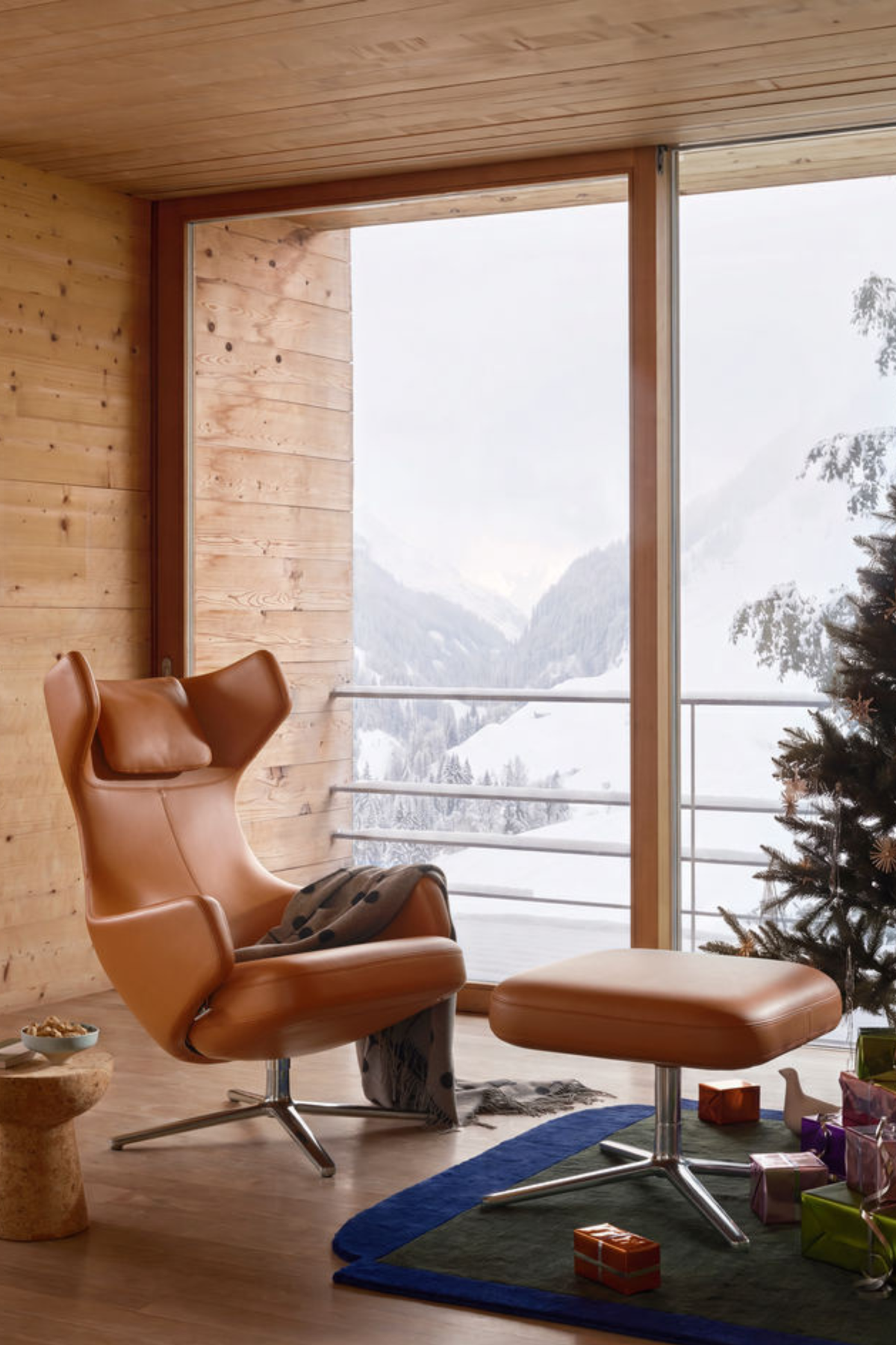 Grand Repos Lounge Chair, Leather Premium F, Camel