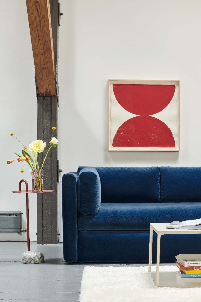 Bowler table, tile red