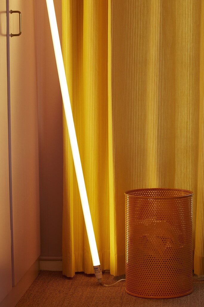 Neon tube, yellow