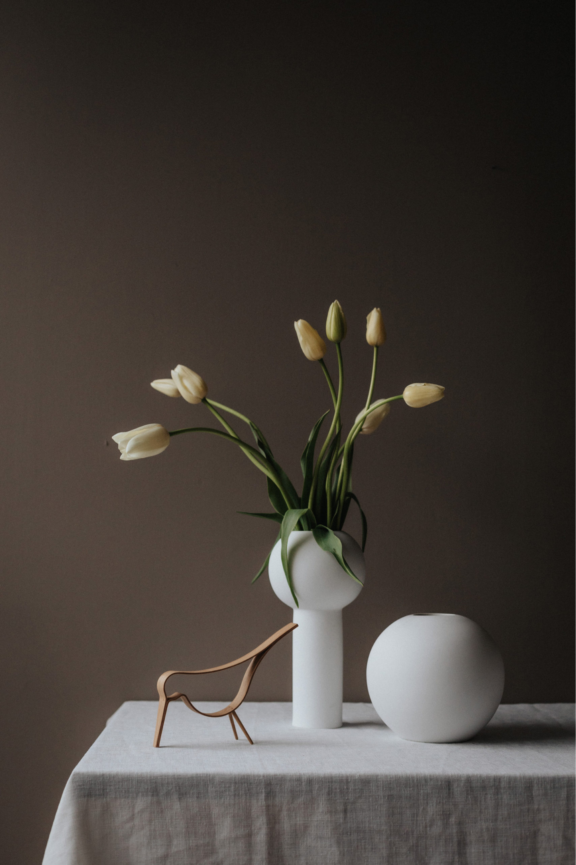 Ball white small vase