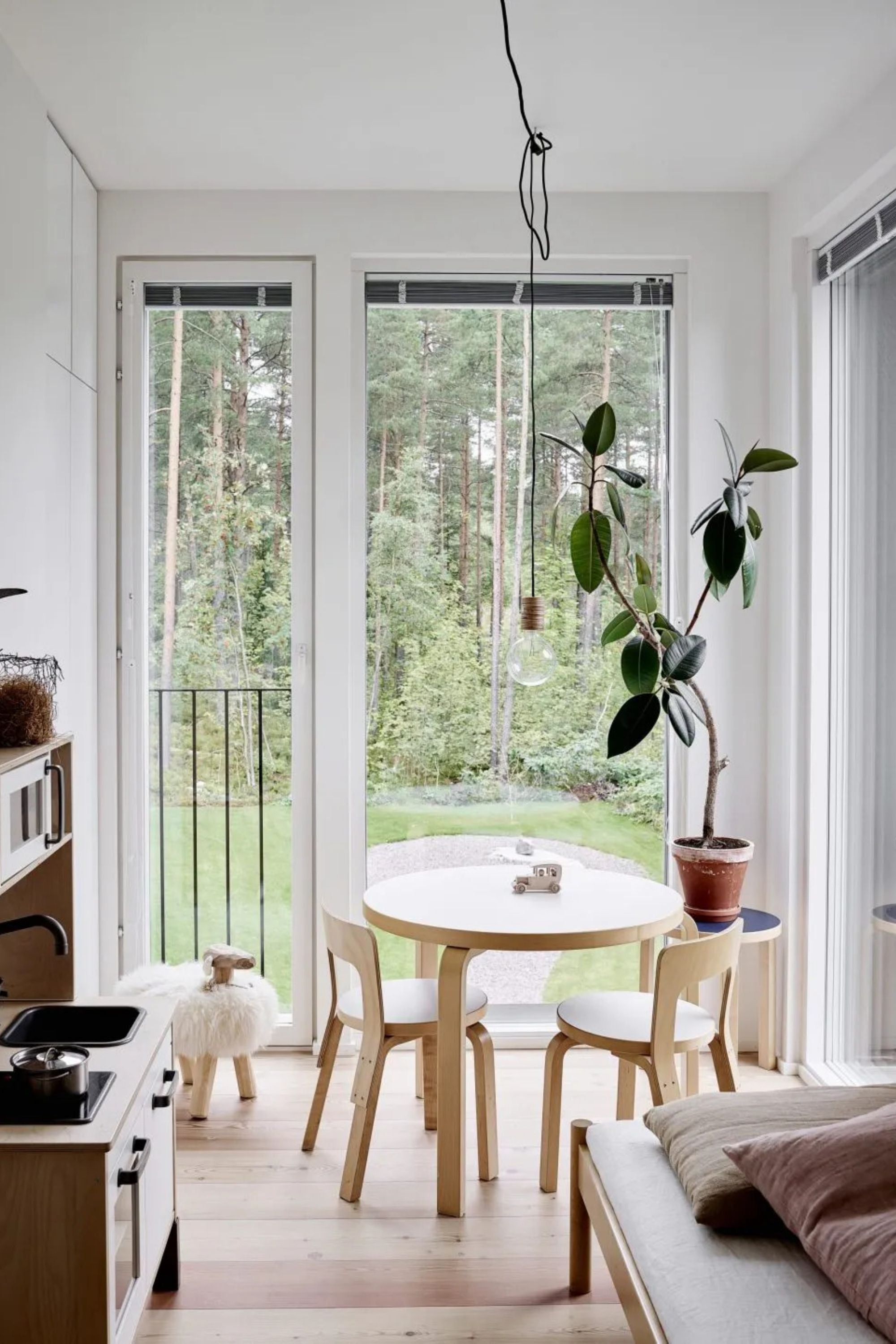 Happy Homes: White Walls