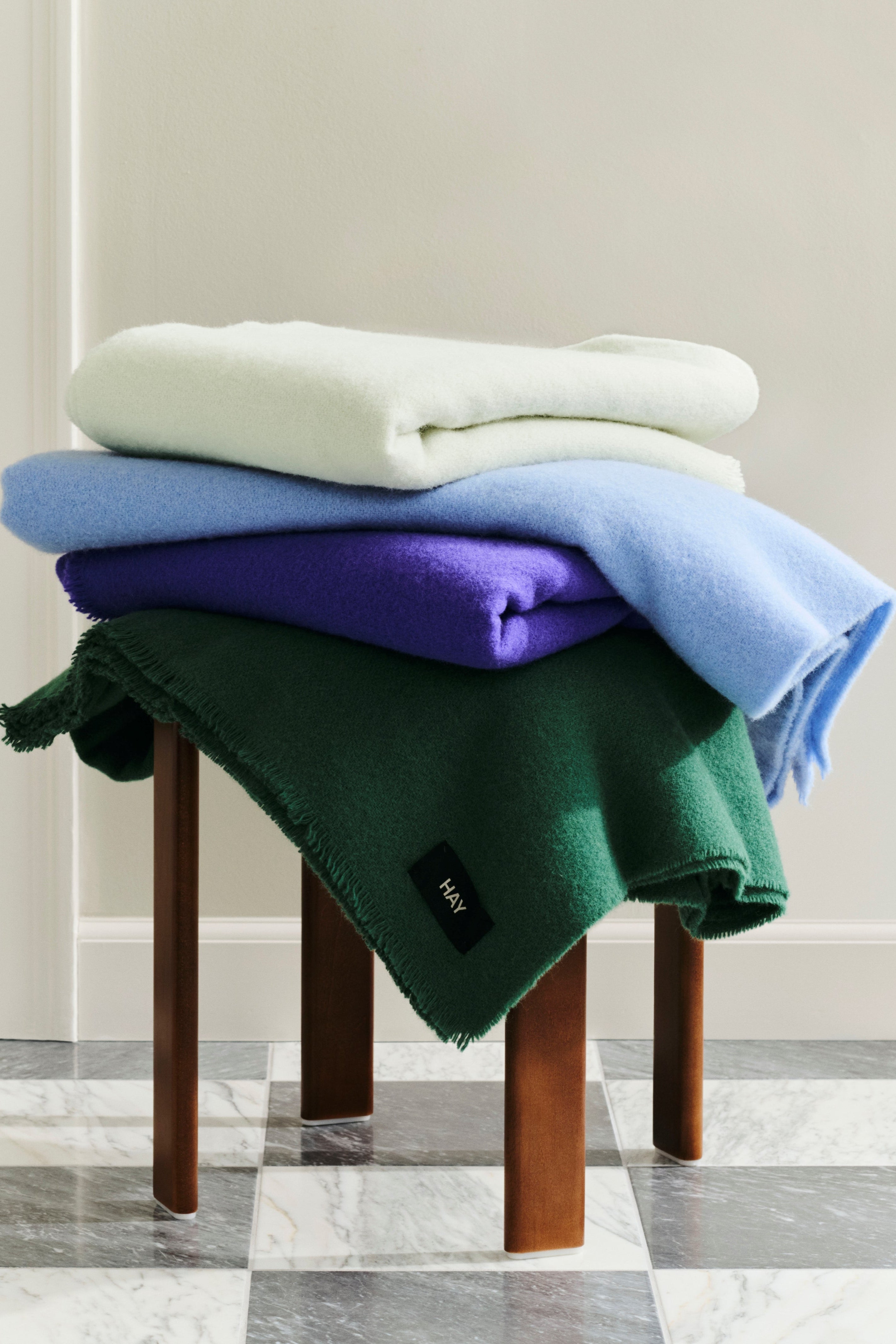 Mono Throw-W130 x L180-Warm grey | Hay | Home of Solinfo