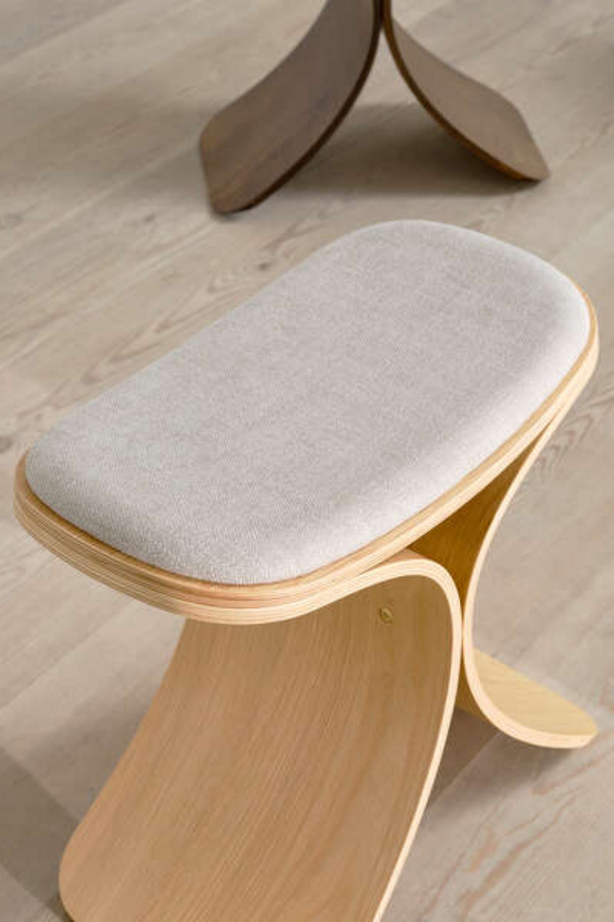 LUNO STOOL Oak Beige