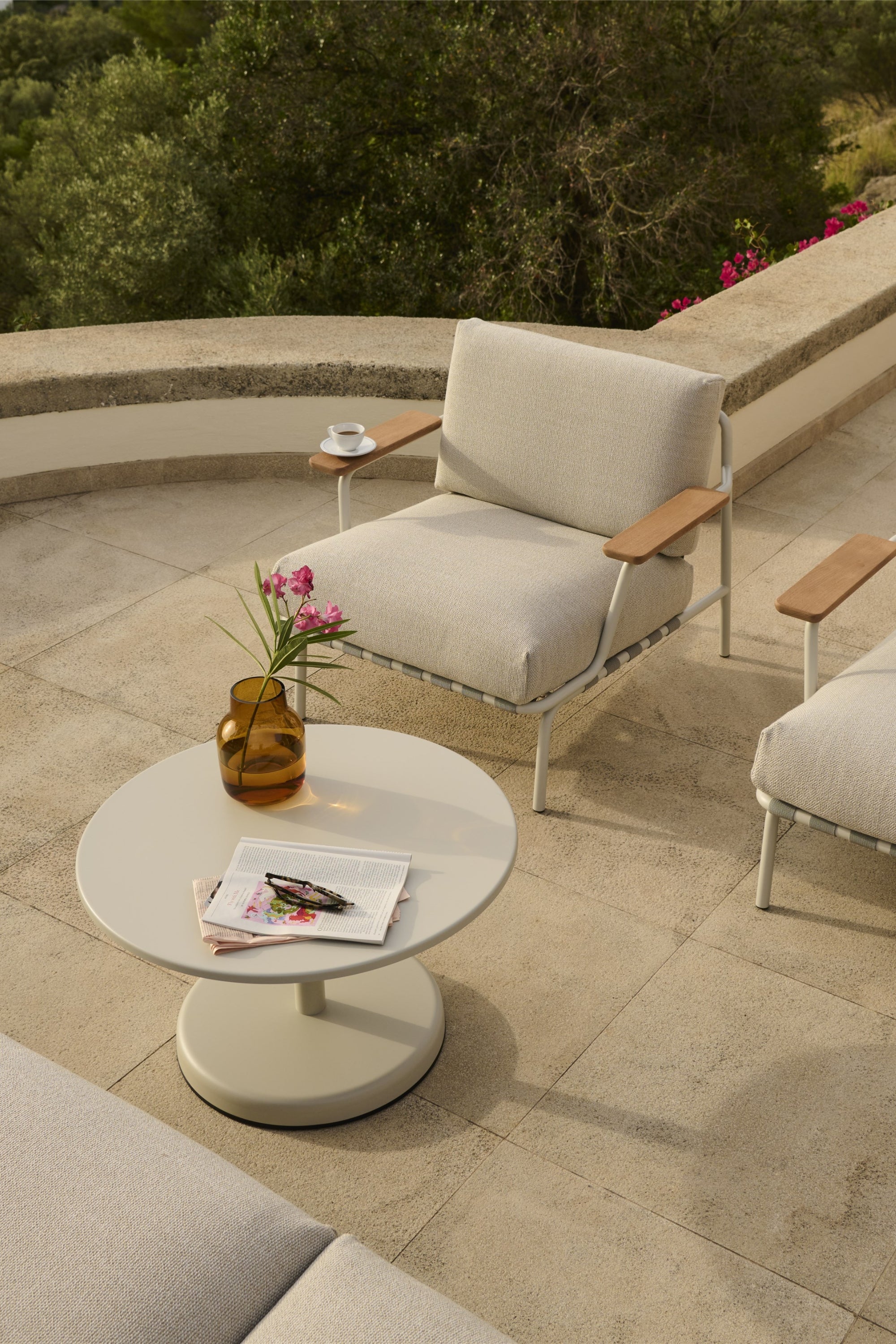 Settle Lounge Chair