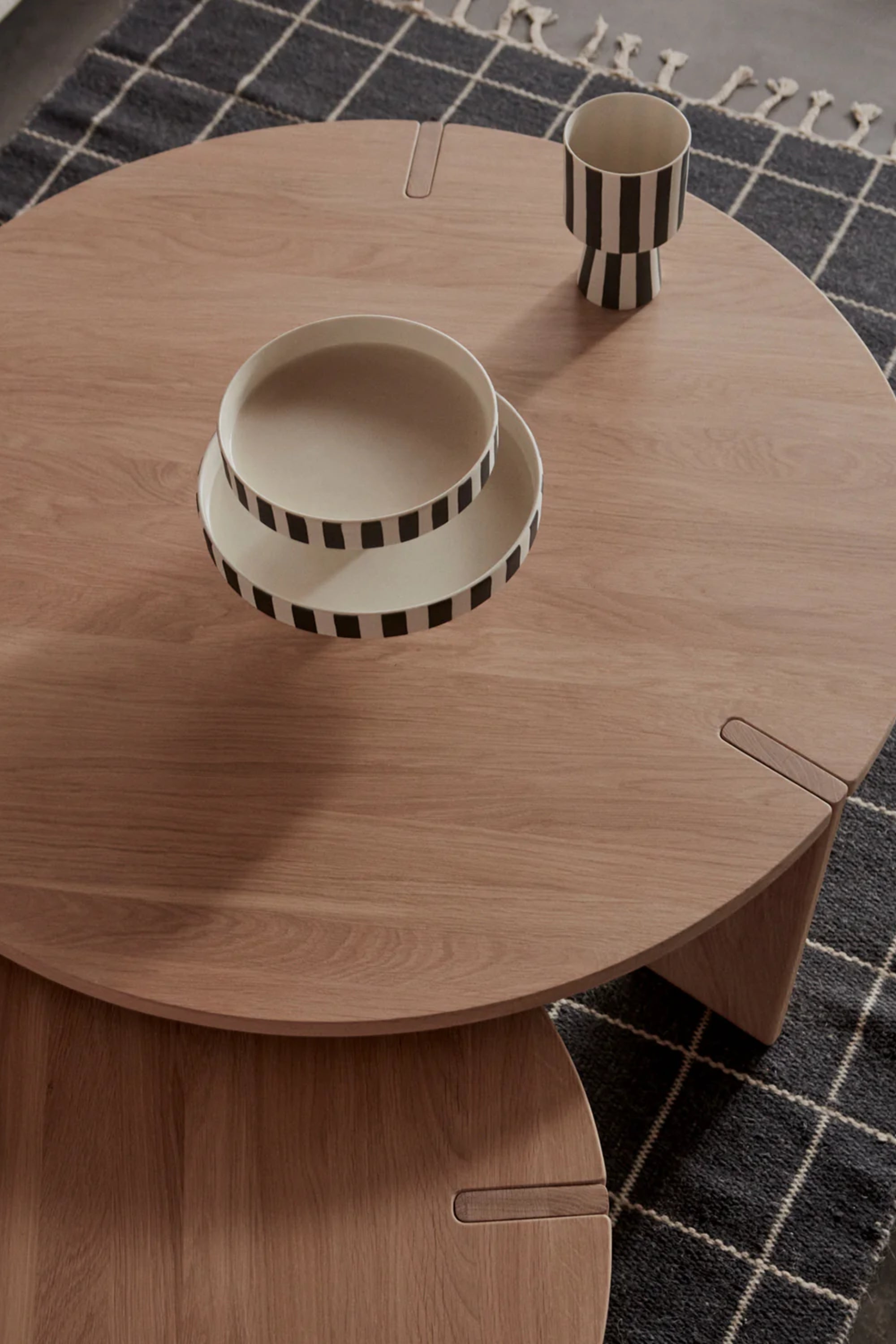 Toppu black/white tray medium