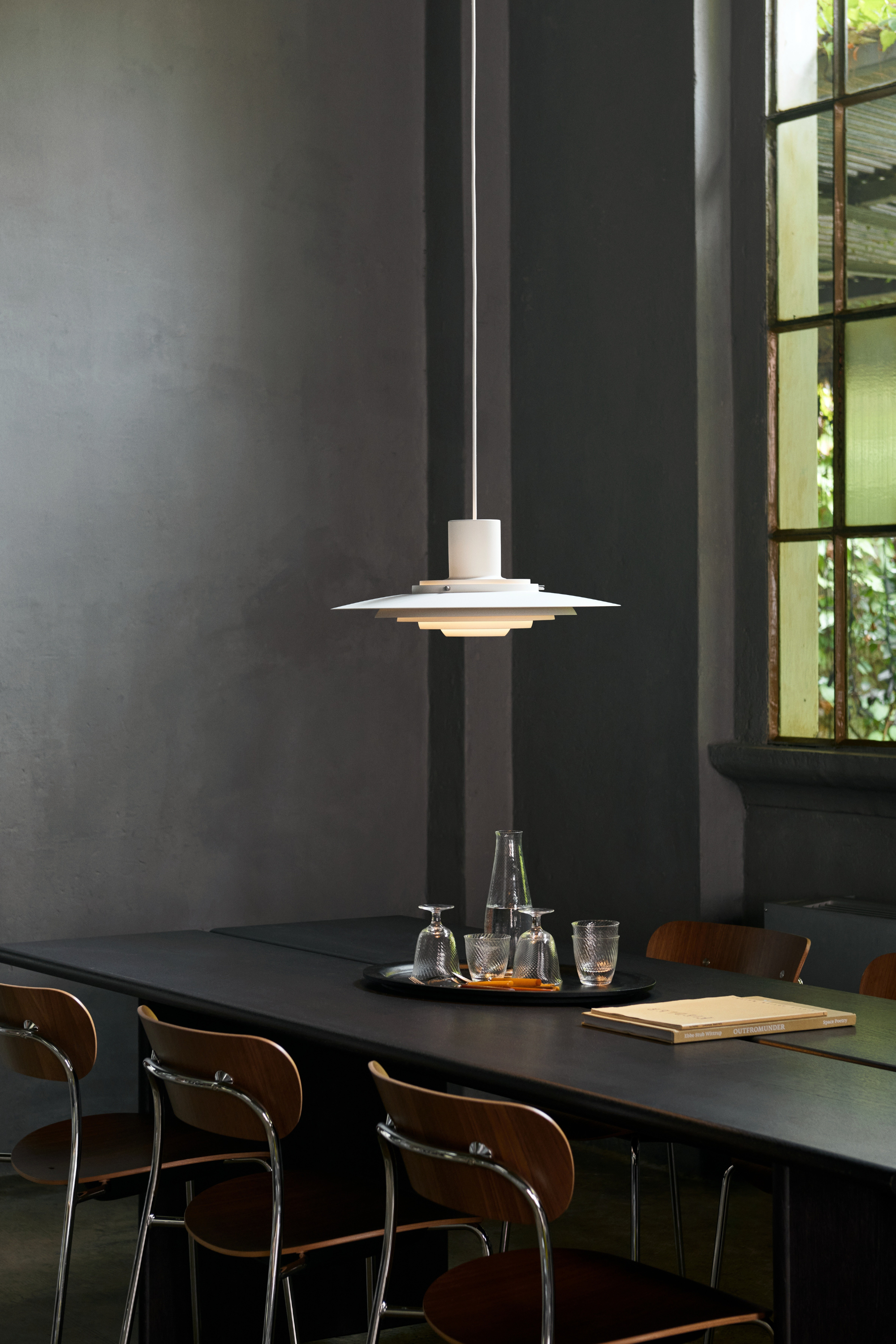 P376 KF1 matt fehér függeszték