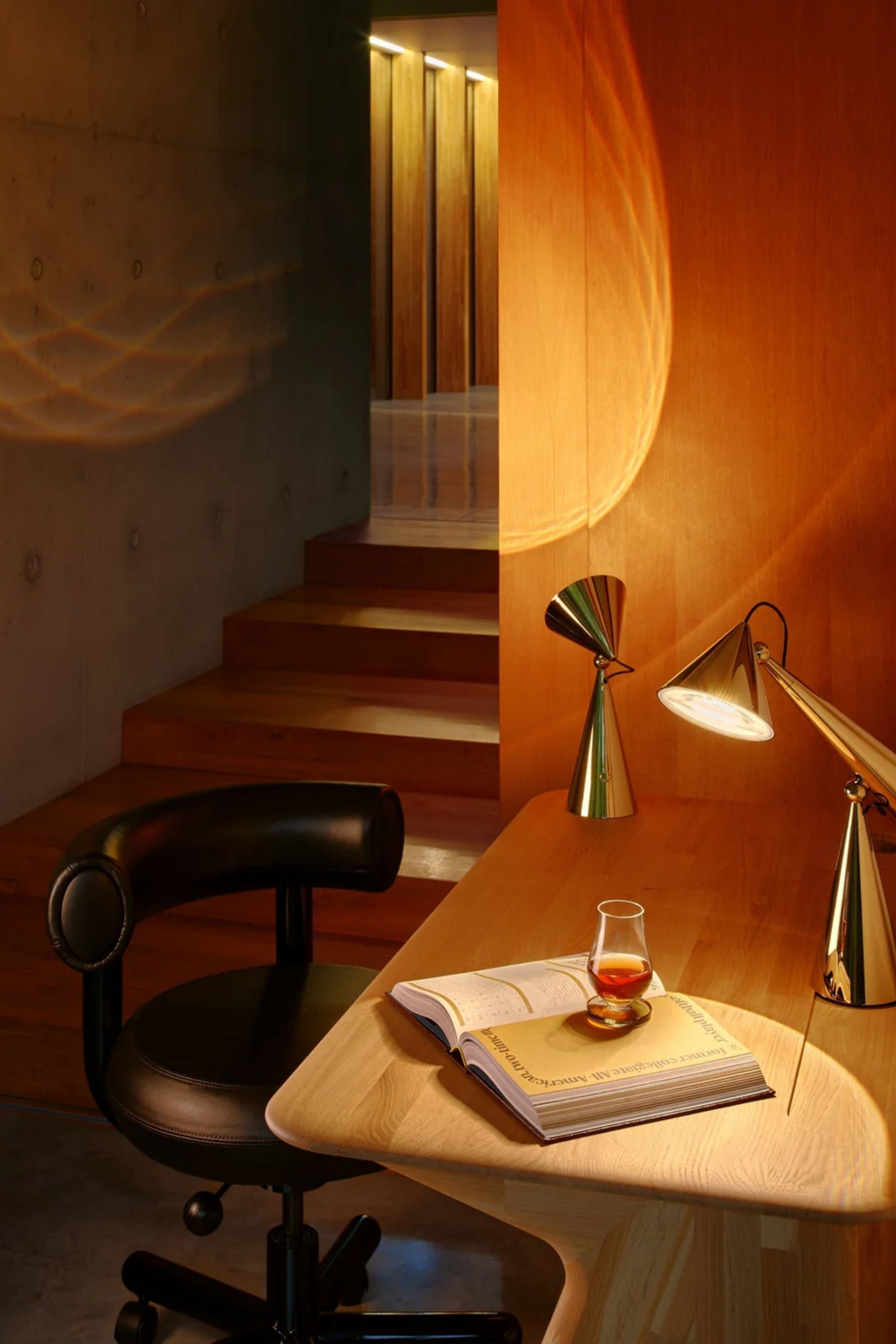 Pose asztali lámpa szürke