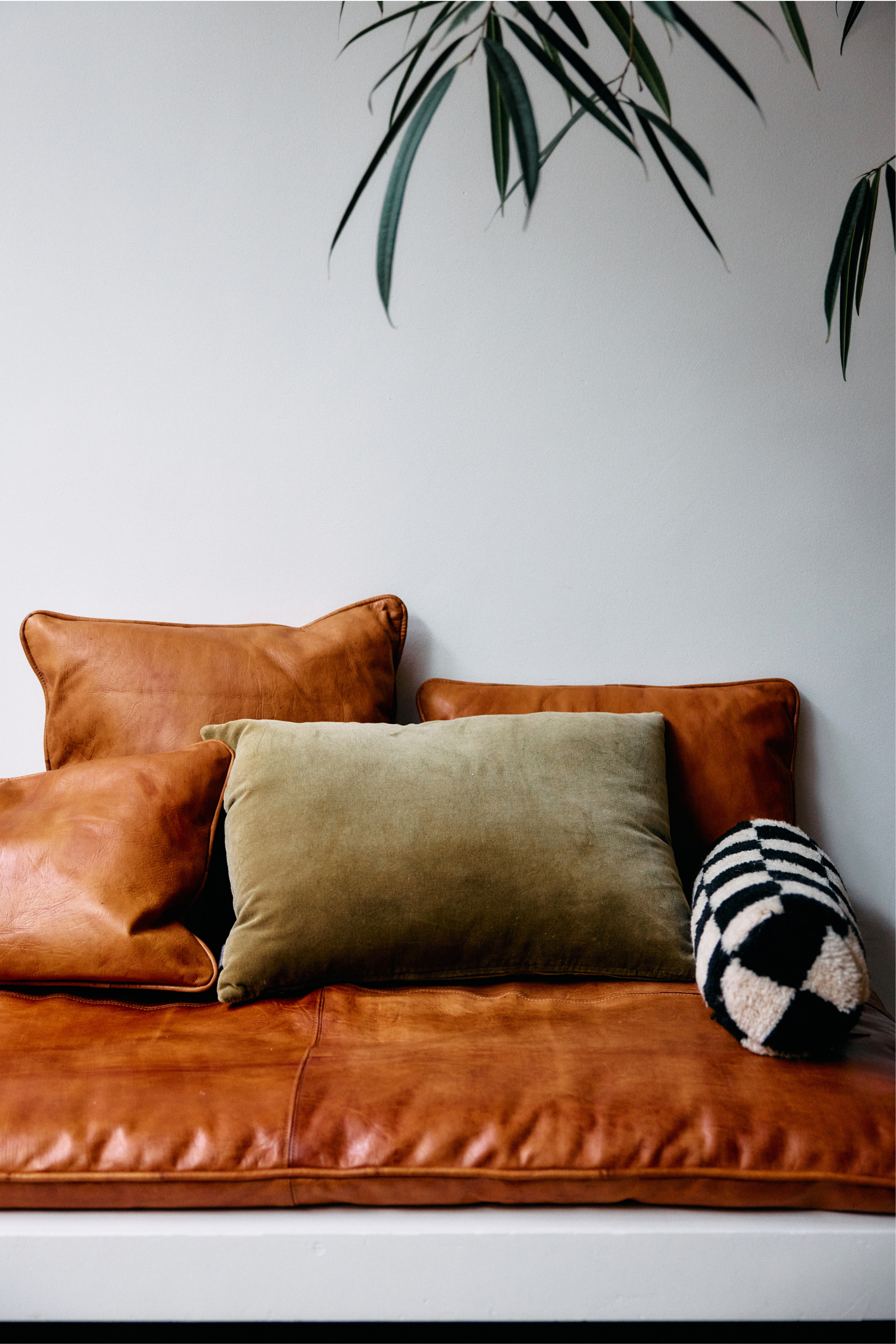 Velvet cushion army green