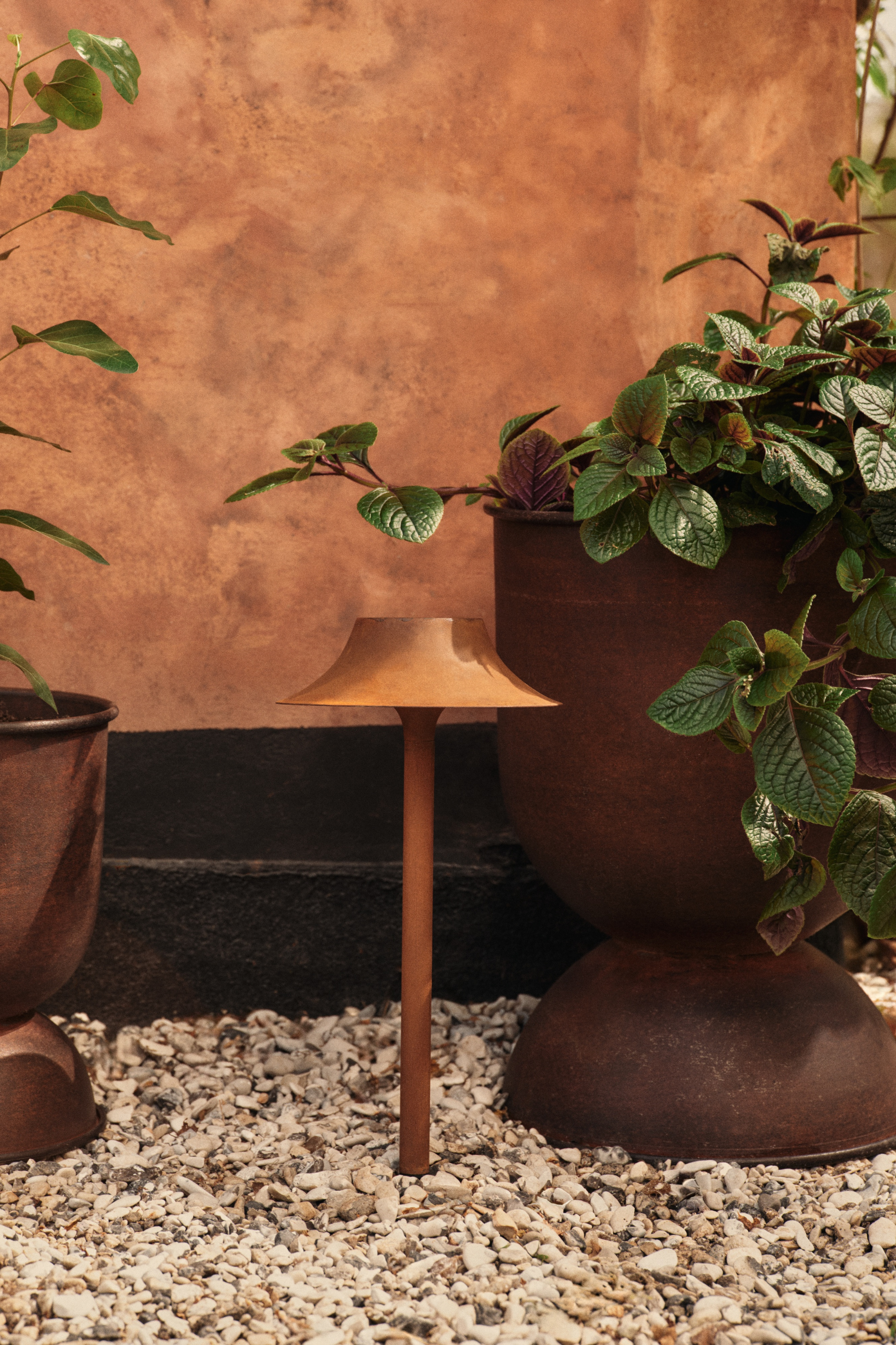 Hourglass Pot - Rust, Medium