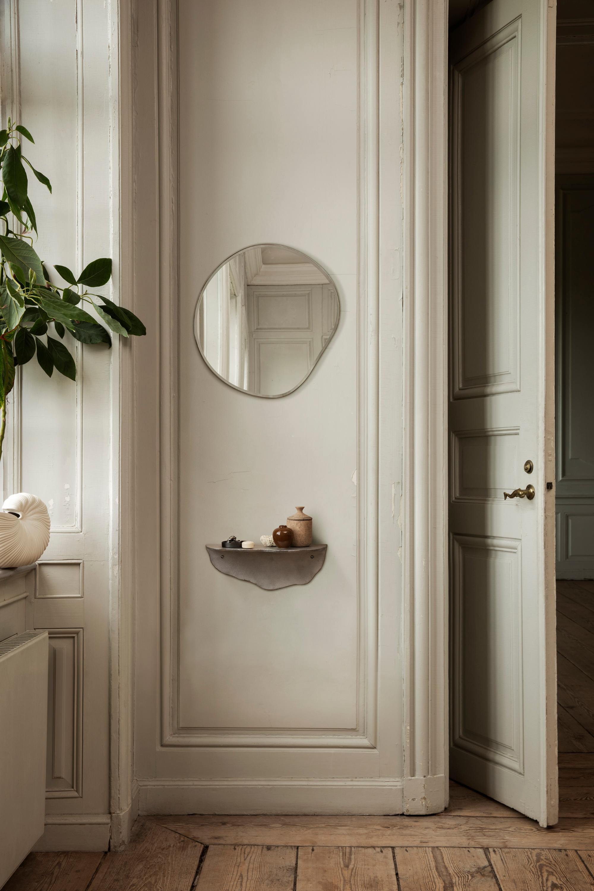Pond Mirror small dark chrome