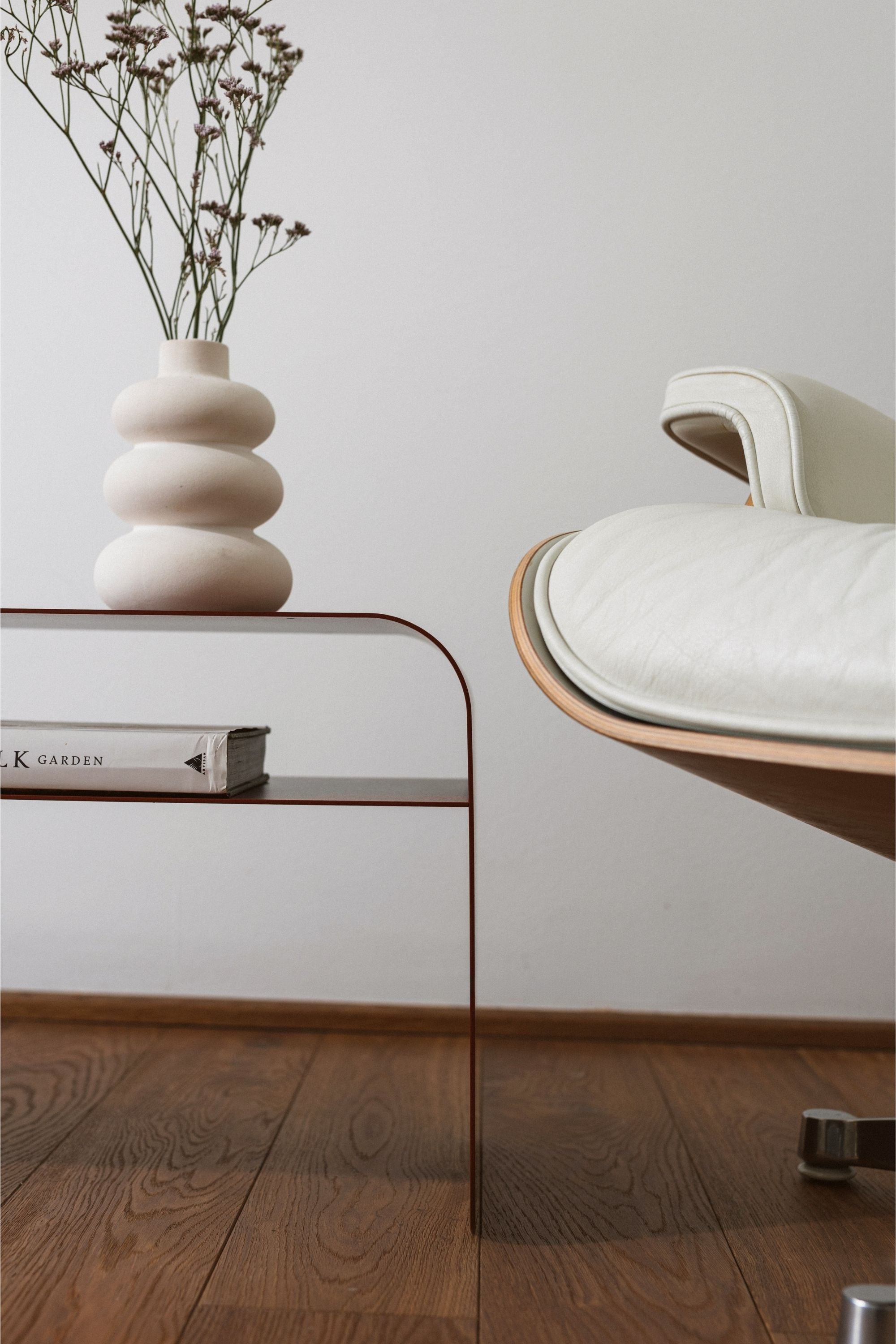 Solis pearl side table