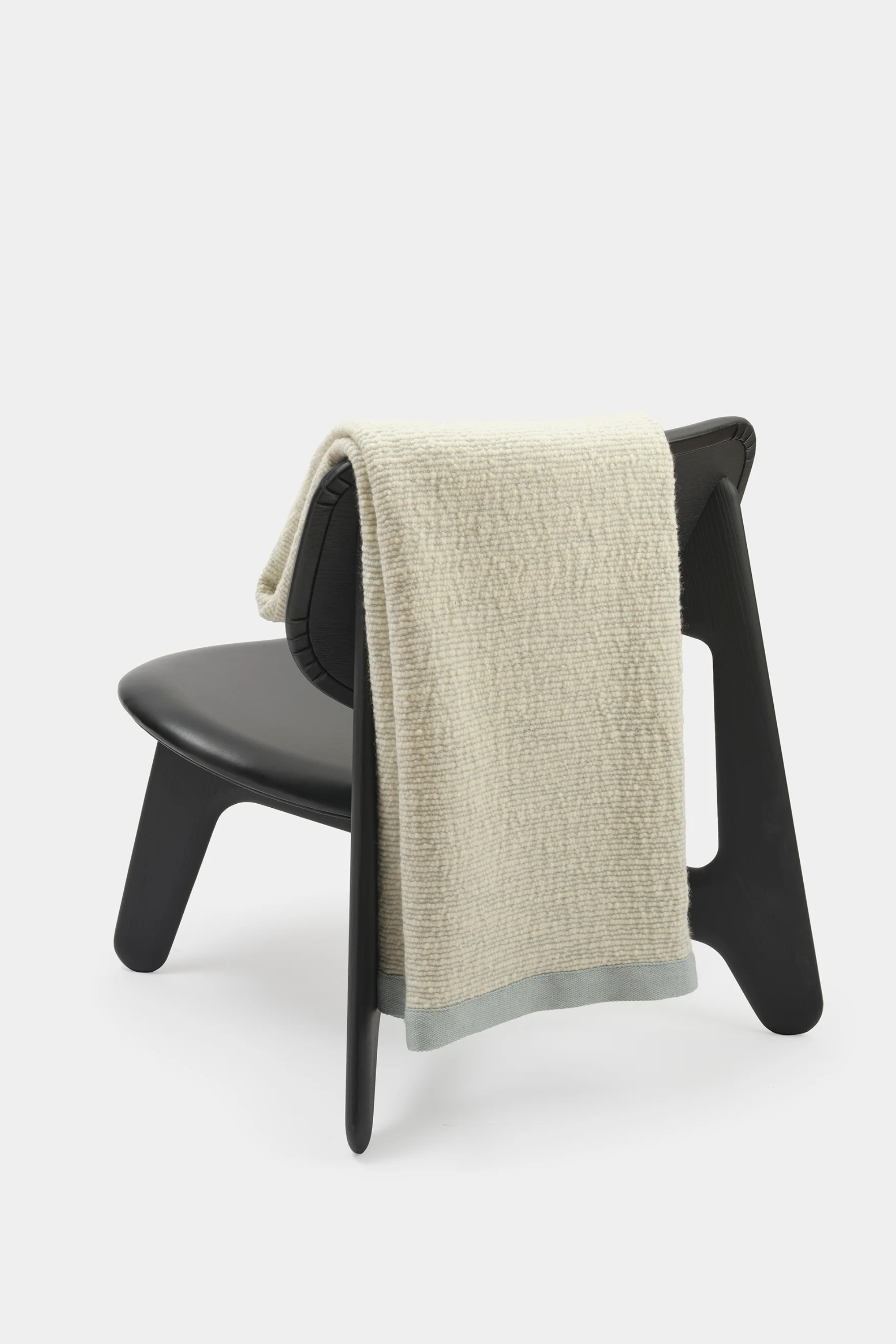 Thread Throw Sky Blue & white