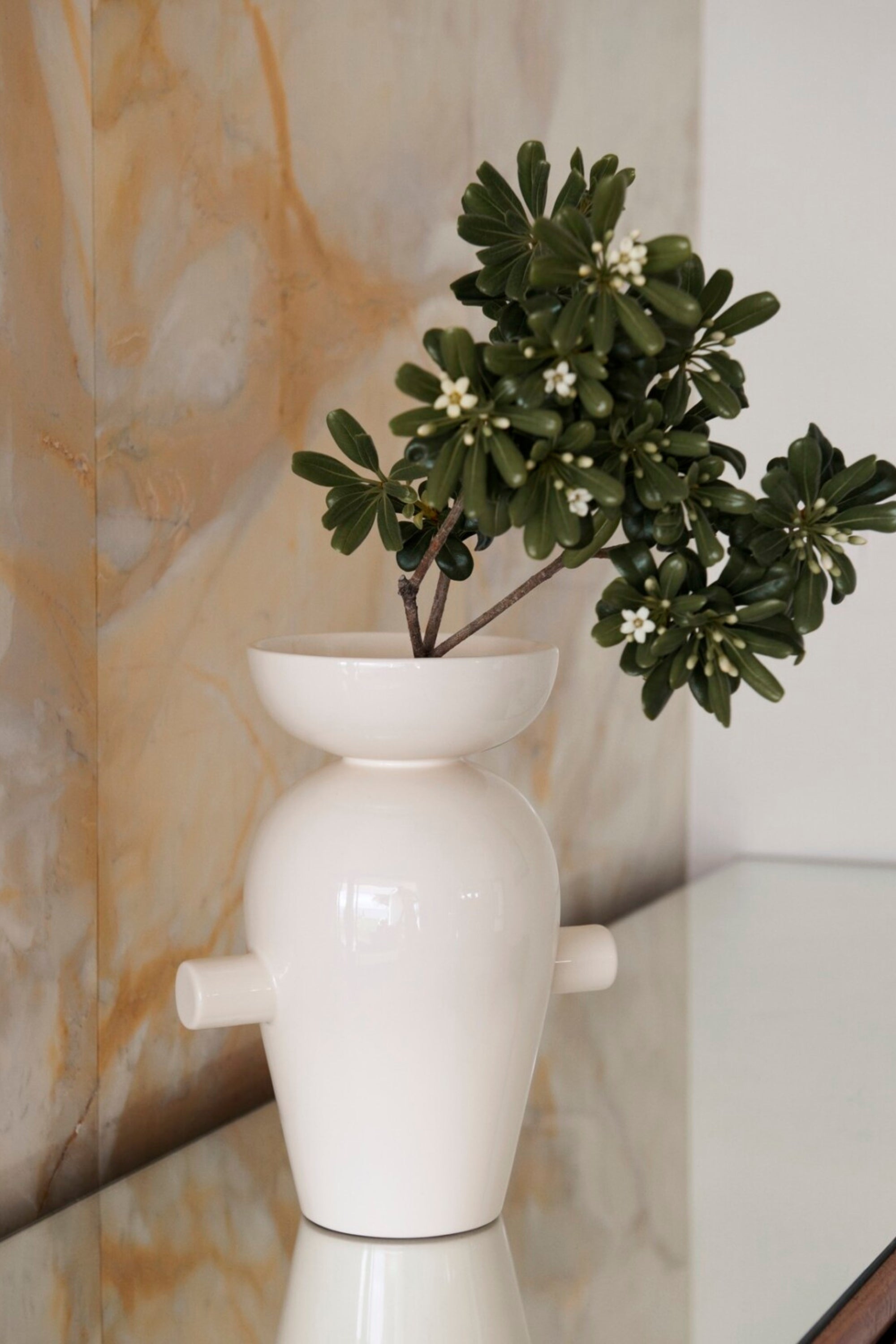 Momento JH40 cream vase