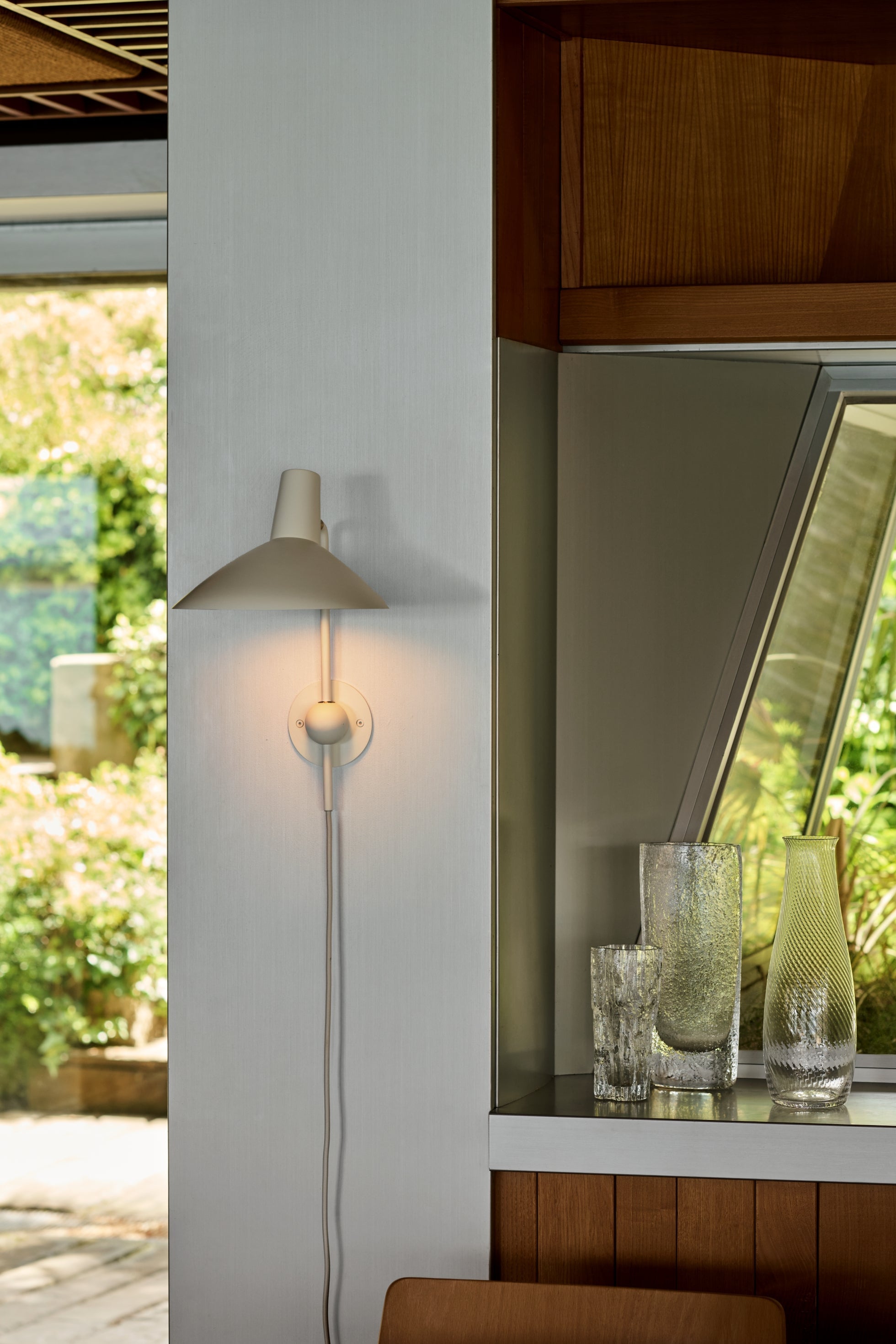 Tripod HM12 Wall Lamp White | &Tradition | Home of Solinfo | 