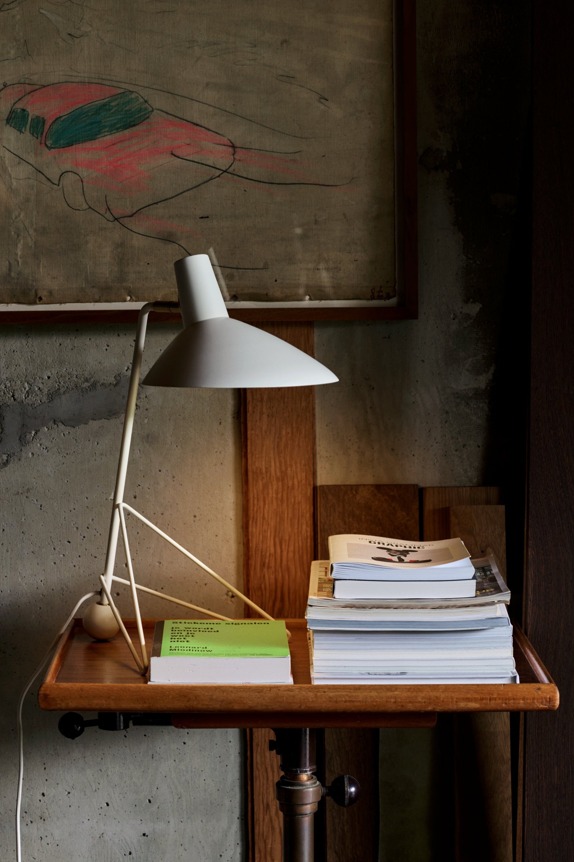 Tripod HM9 white table lamp