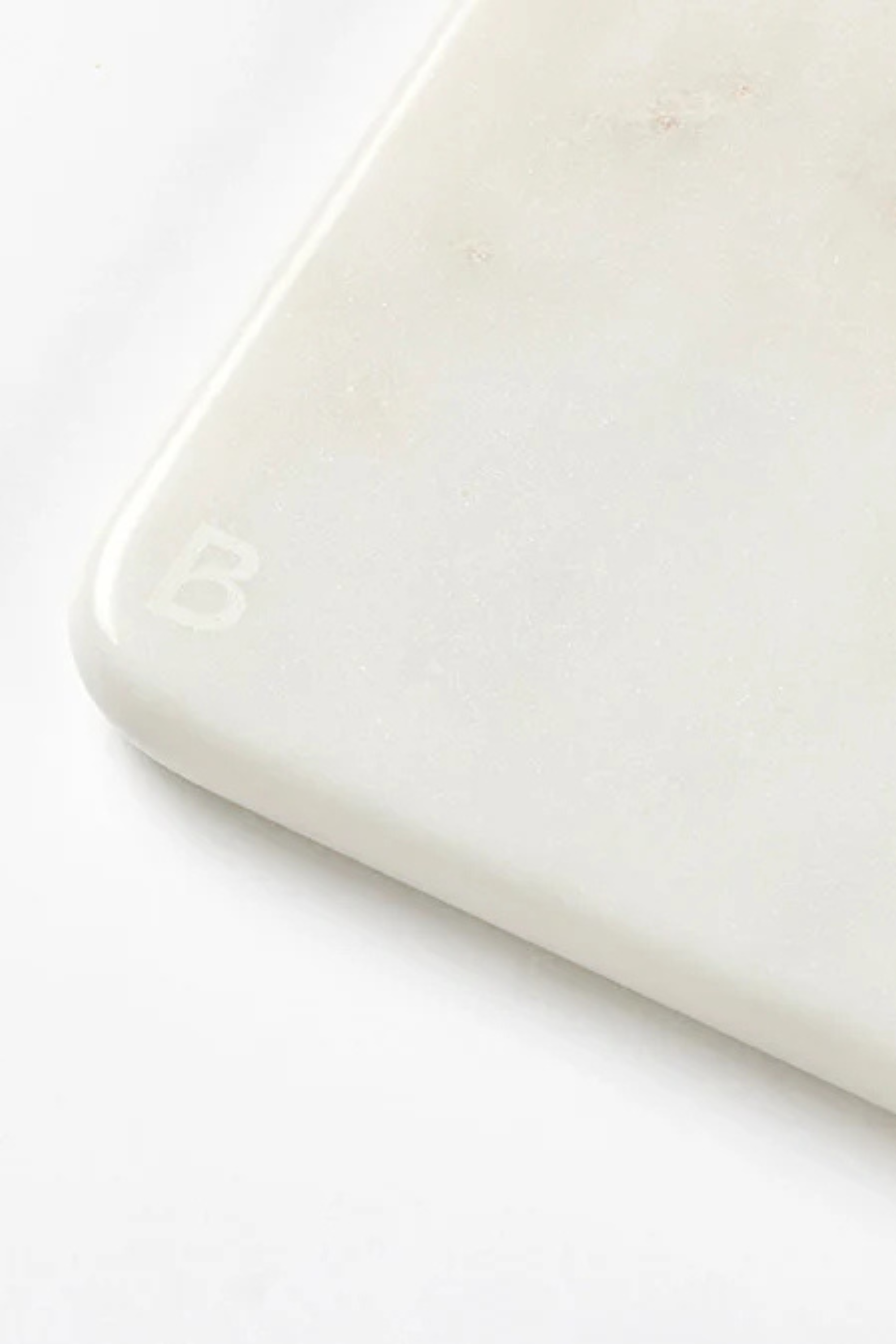 Olina Chopping board white marble 26 x 30