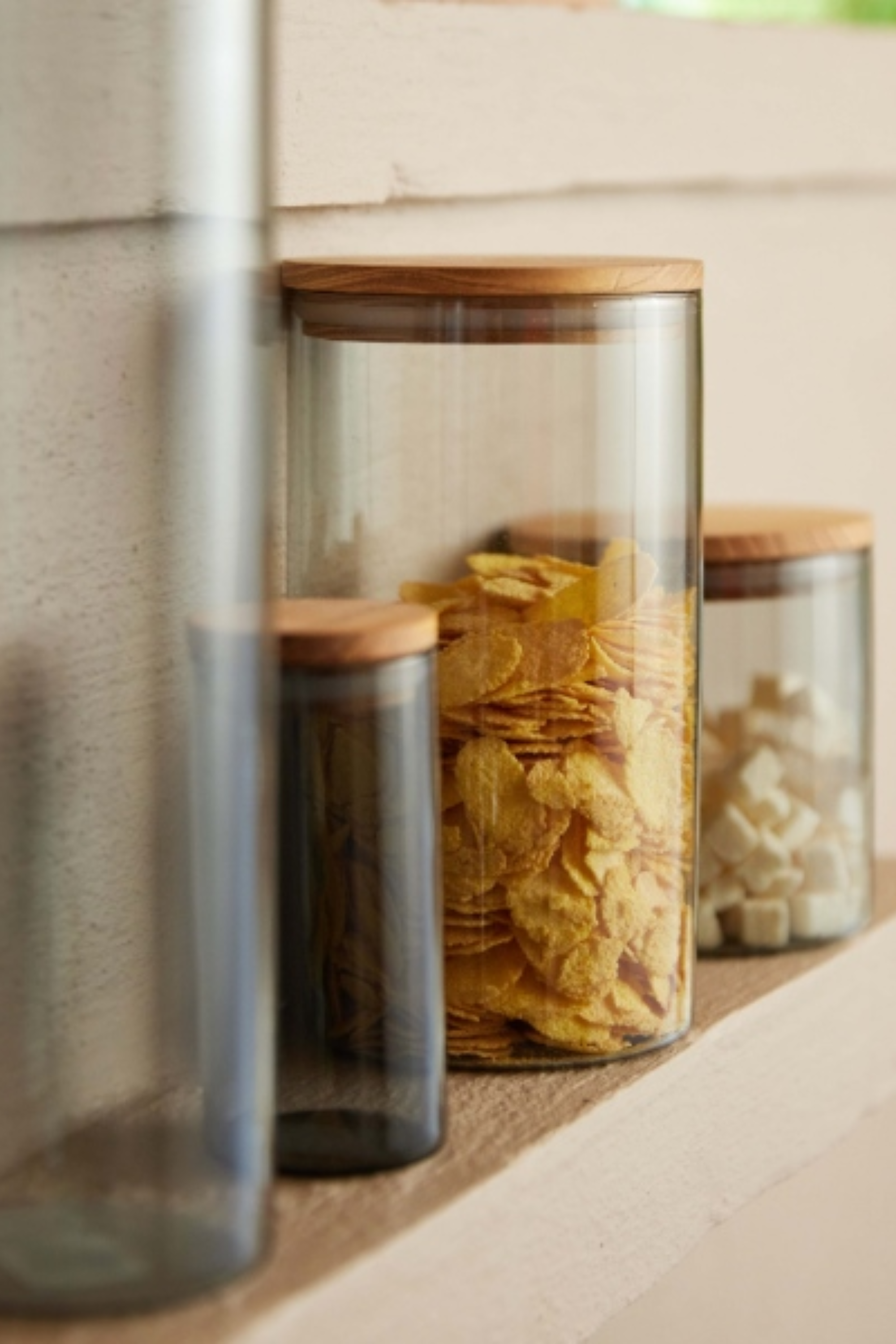 RAW medium storage with lid