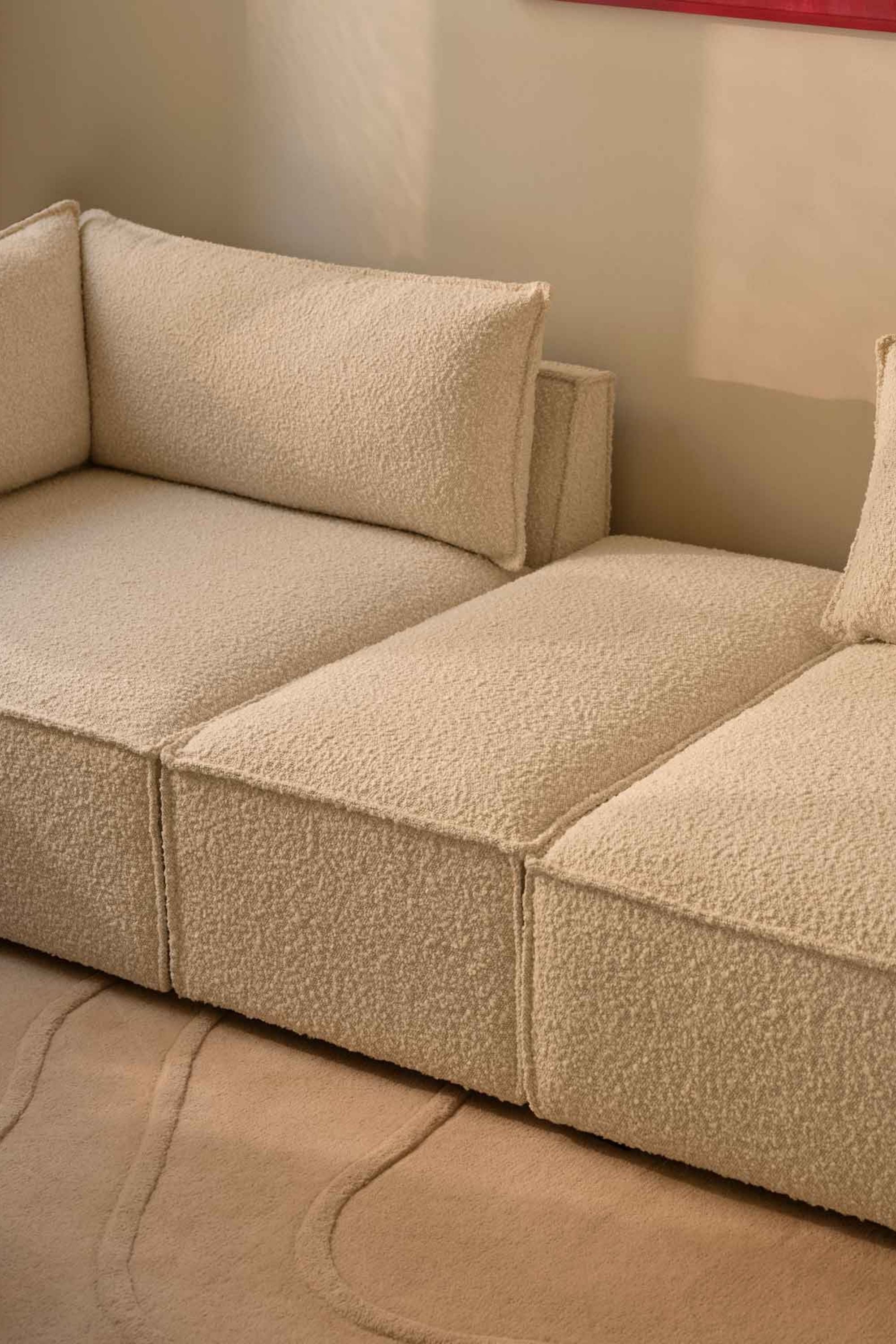 Daphne Footrest Maya Cream