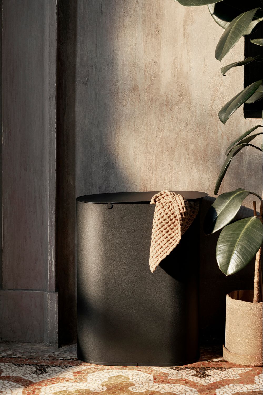 Enkel Bin Black | ferm LIVING | Home of Solinfo