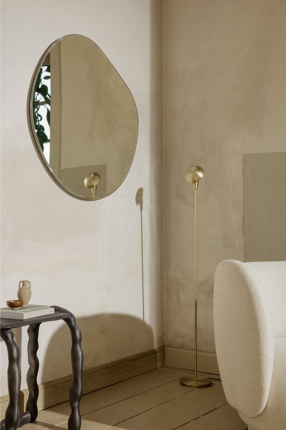 Pond Mirror XL Dark Chrome | ferm LIVING | Home of Solinfo