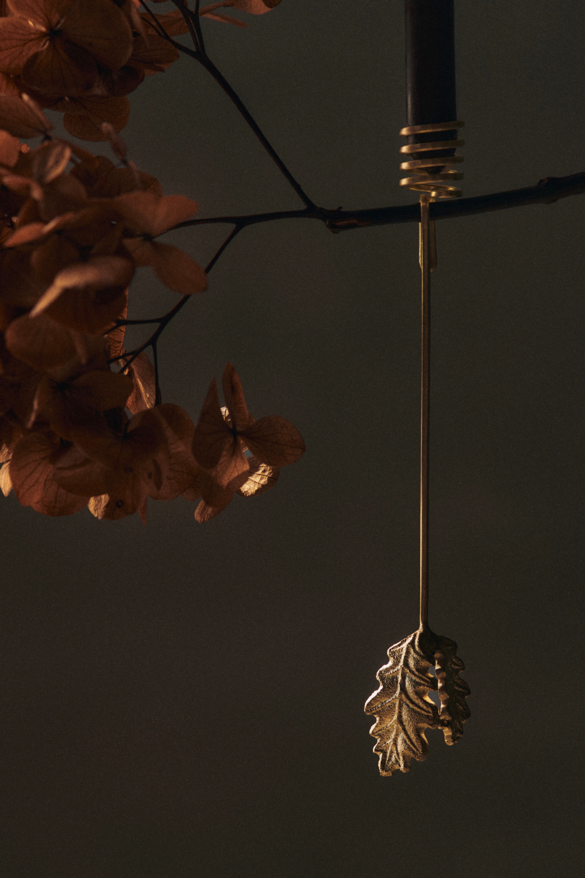 Oak Leaf Christmas Tree Holders brass set of 4