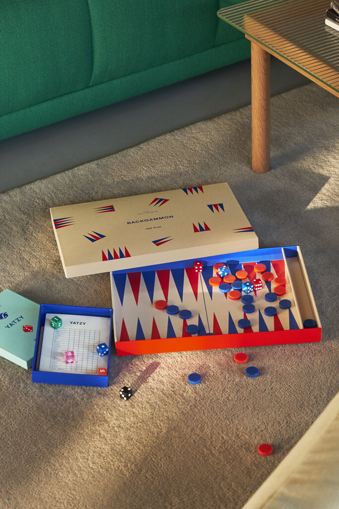 Play Backgammon