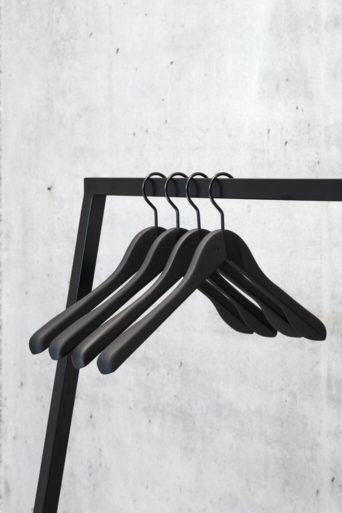 Soft coat hanger set of 4, slim black