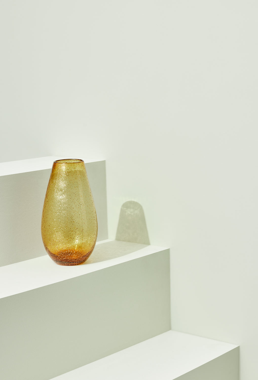 Glow Vase Amber
