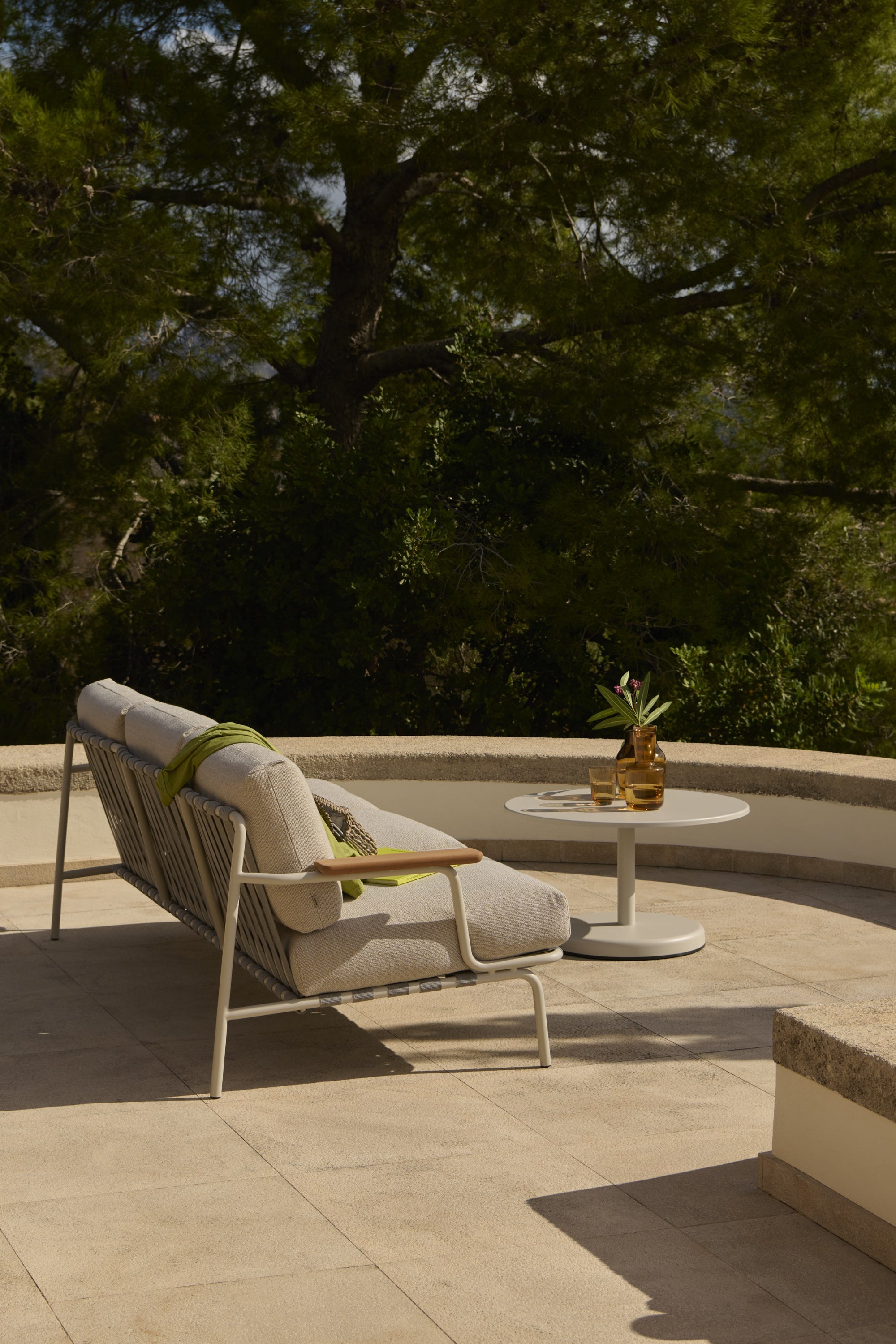 Settle kétszemélyes kültéri kanapé