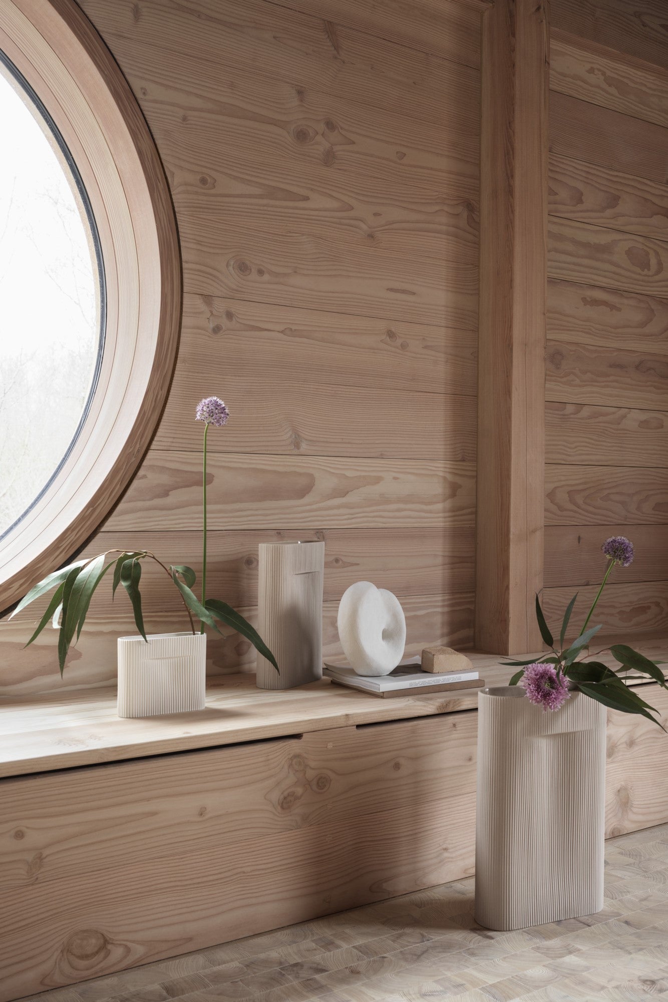 Ridge vase off-white 16,5