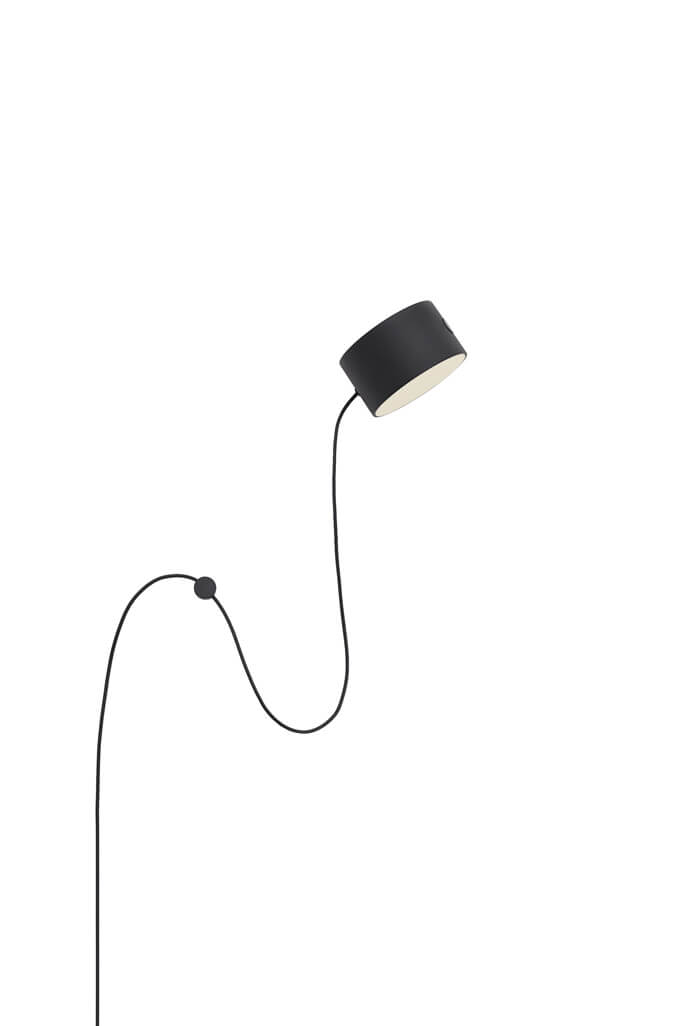 Post wall lamp