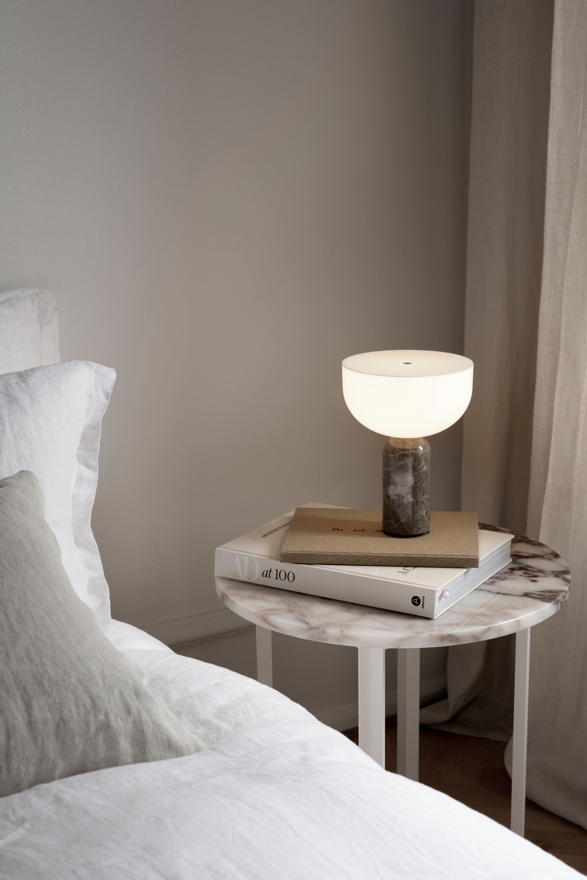 Kizu Gris du Marais Portable Lamp