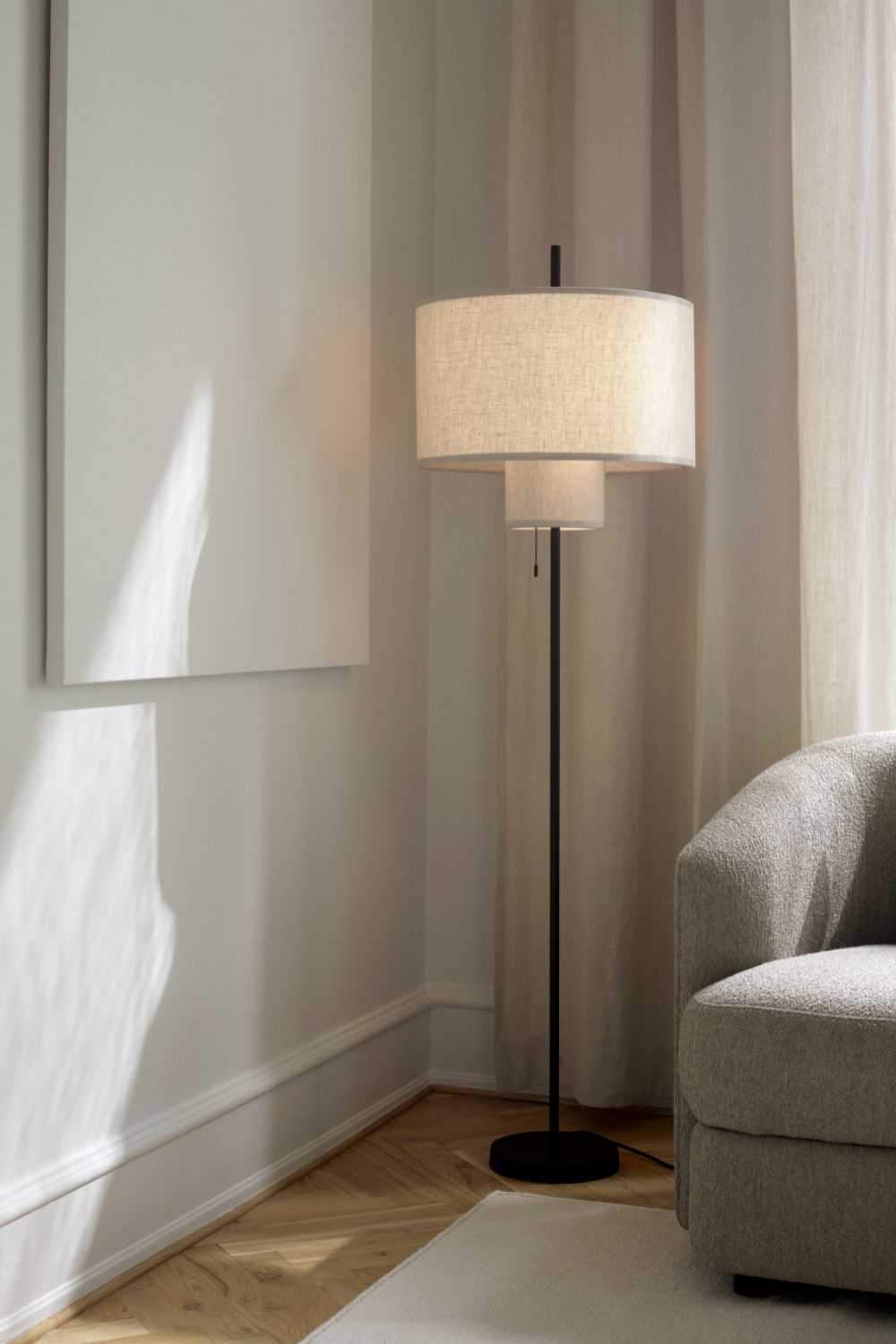 Margin floor lamp