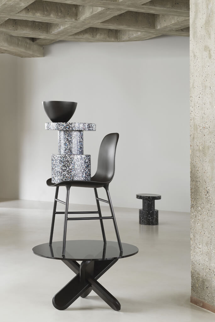 Bit stool white multi
