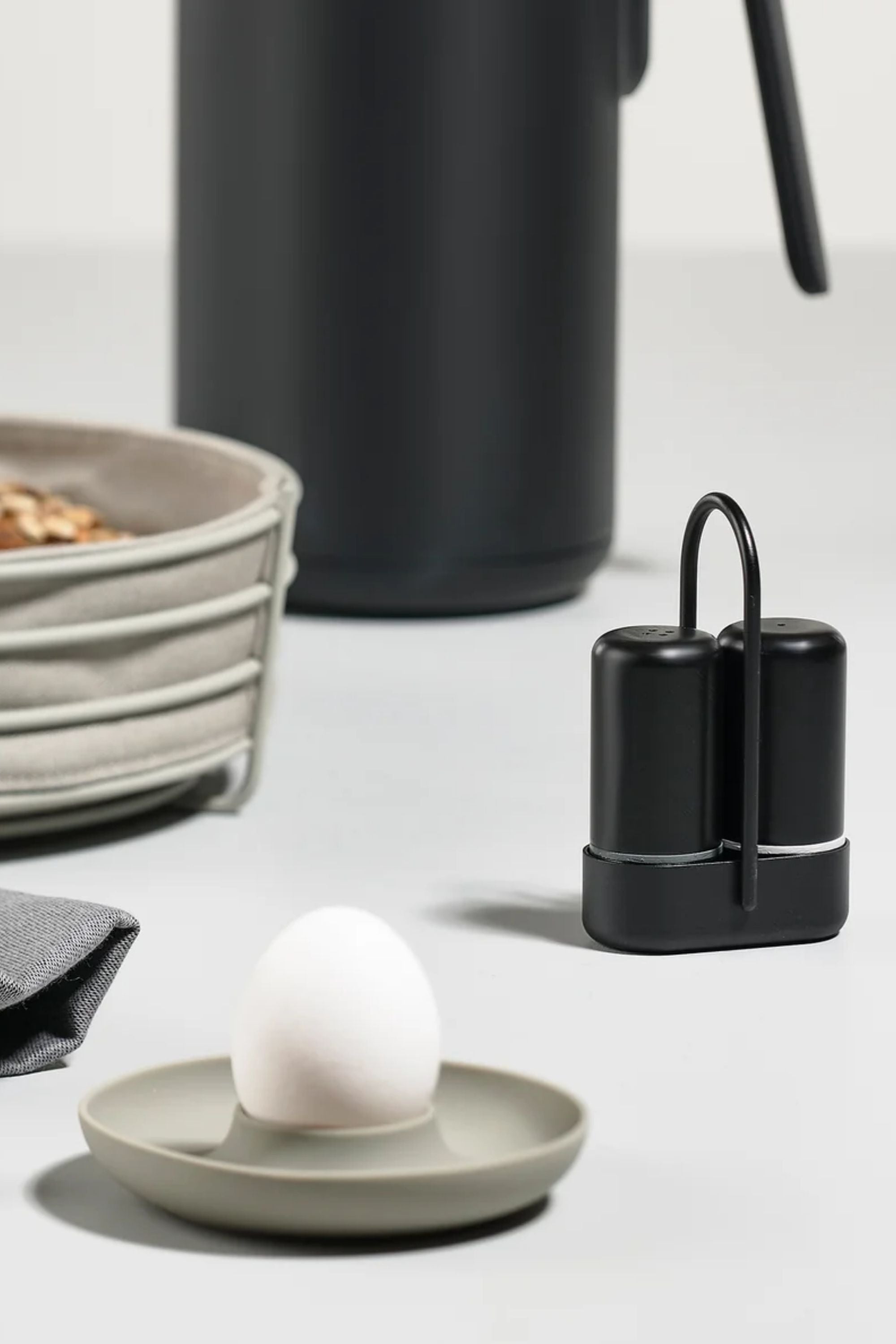 Singles Salt/Pepper Set black