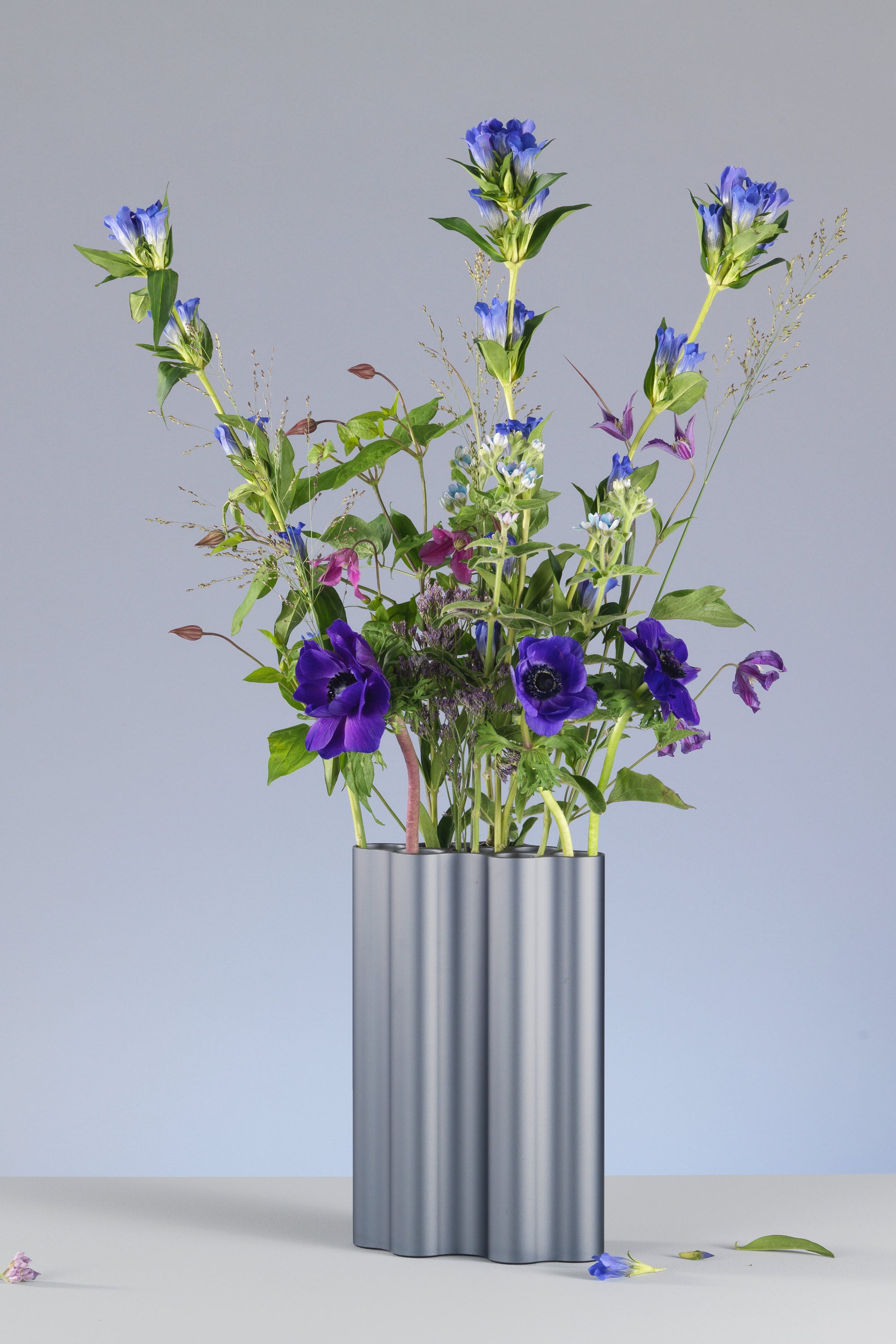 Nuage nagy acélkék váza