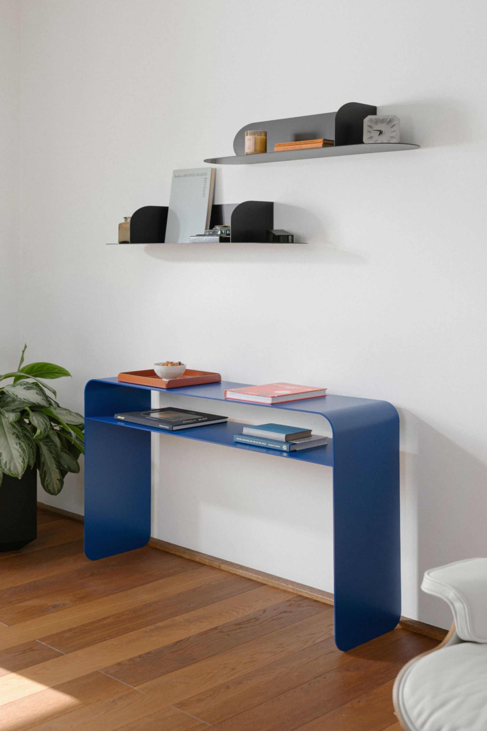Tara console table royal