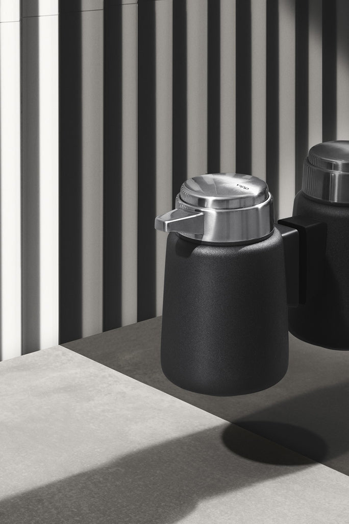 VIPP9W Wall Dispenser Black | Vipp | Home of Solinfo